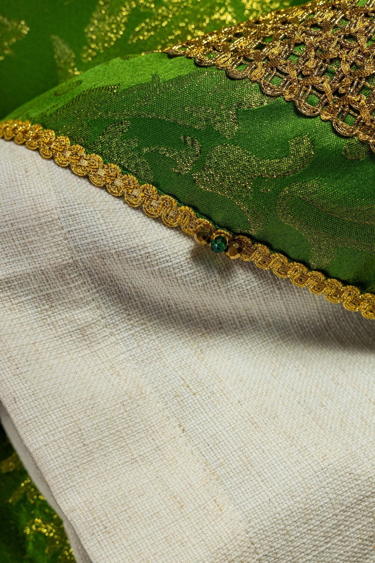 Ręcznie wykonany ornat z naturalnymi kamieniami Handmade 7010 Zielony