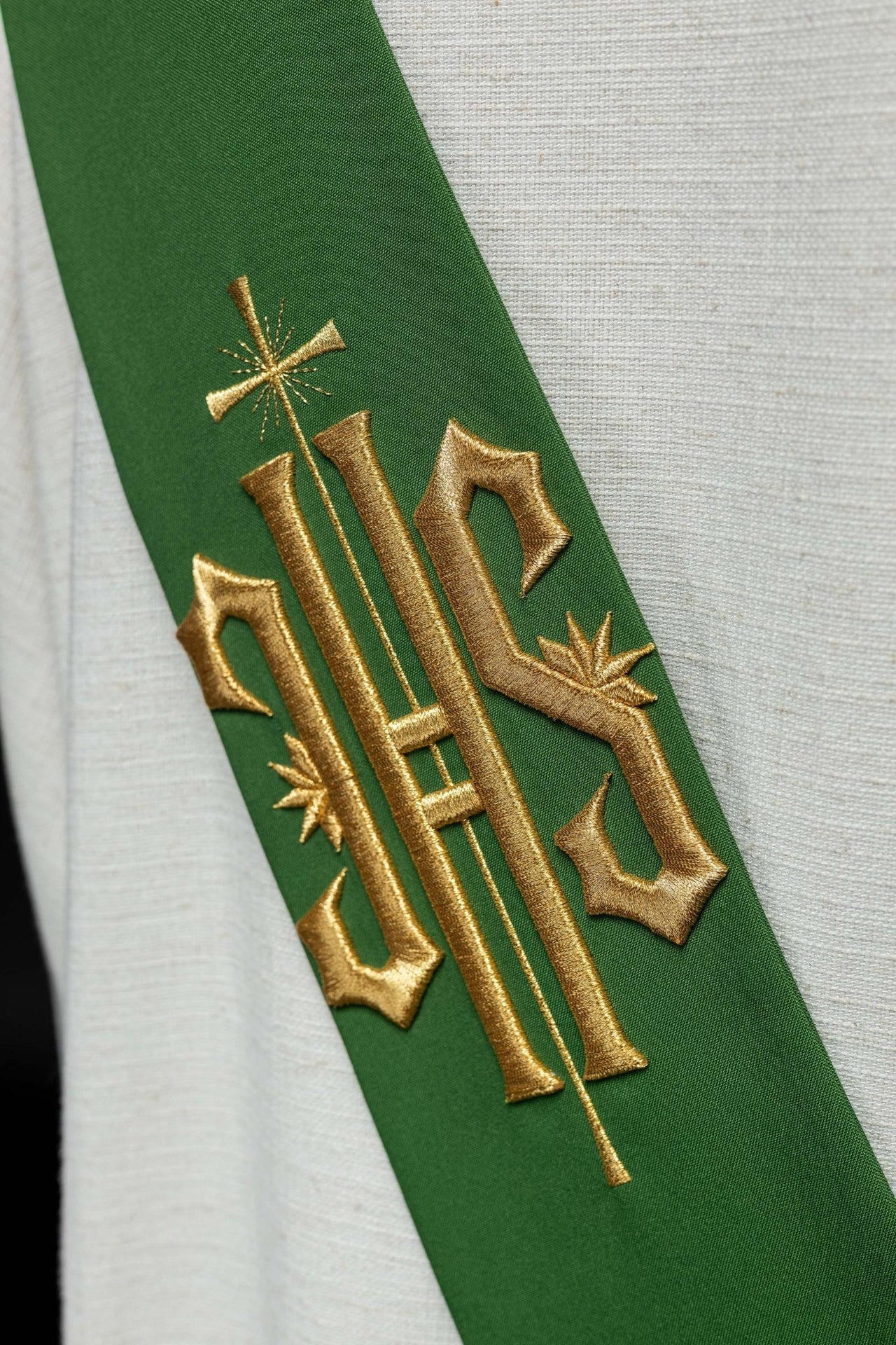 Stuła Diakońska haftowana IHS z Krzyżem