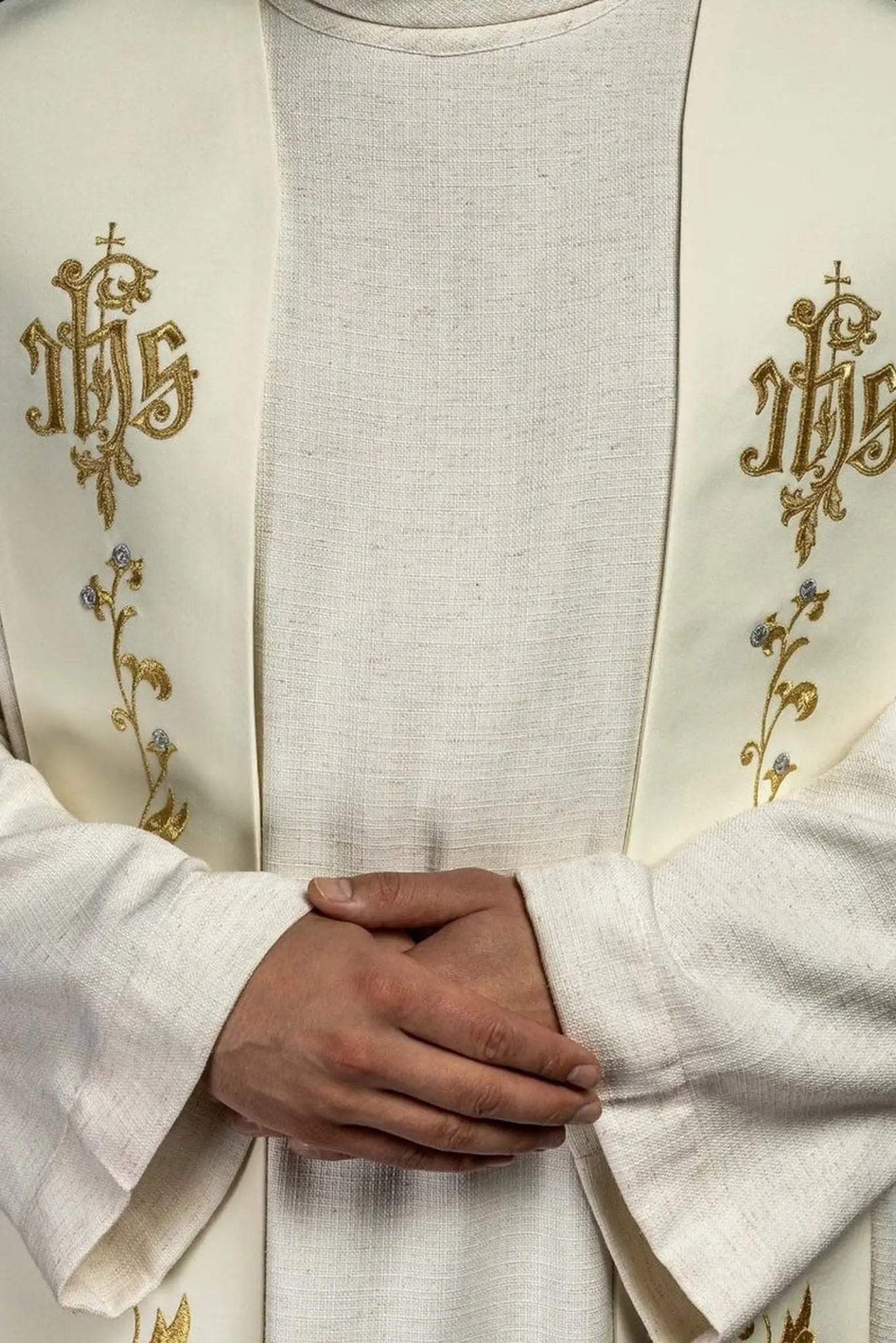 Embroidered stole IHS on cross ecru