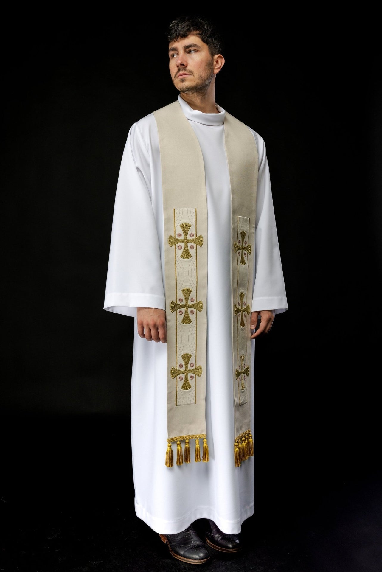 Stuła haftowana z krzyżami ecru