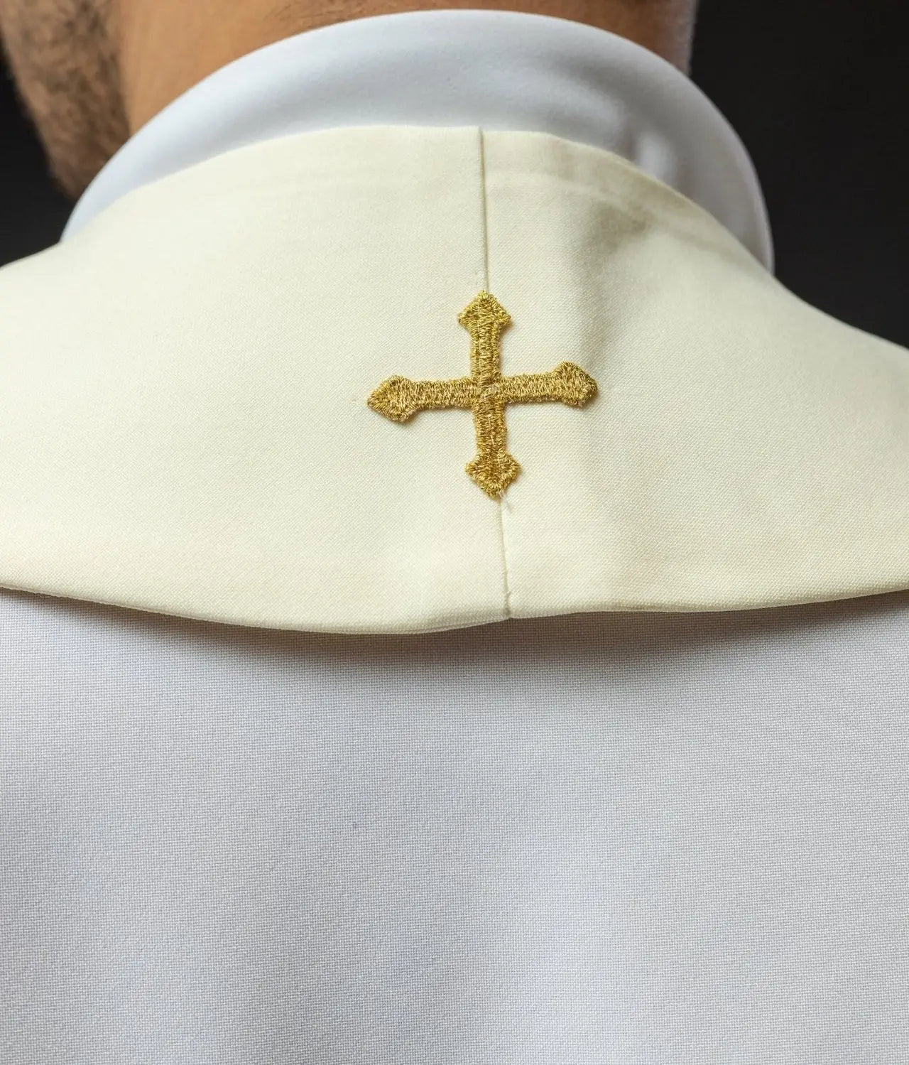 Embroidered priest's stole with fish pattern in ecru colour