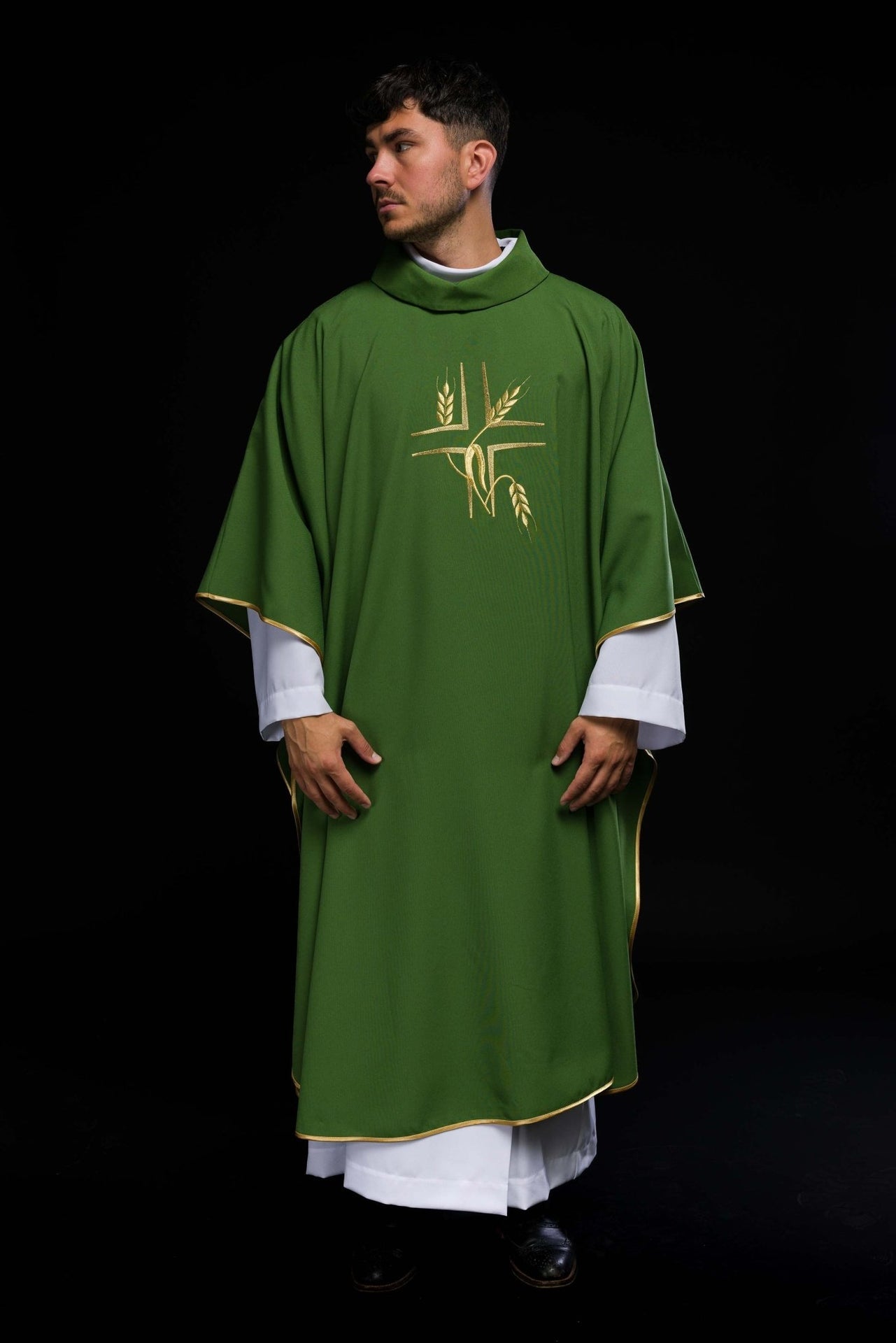 Zielony ornat z haftem Krzyża i Kłosów