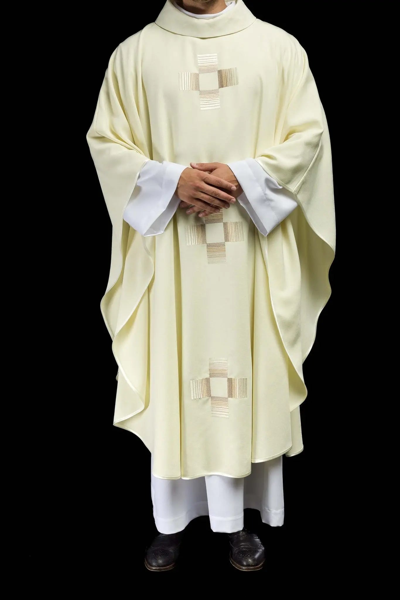 Chasuble with embroidered crosses in ecru