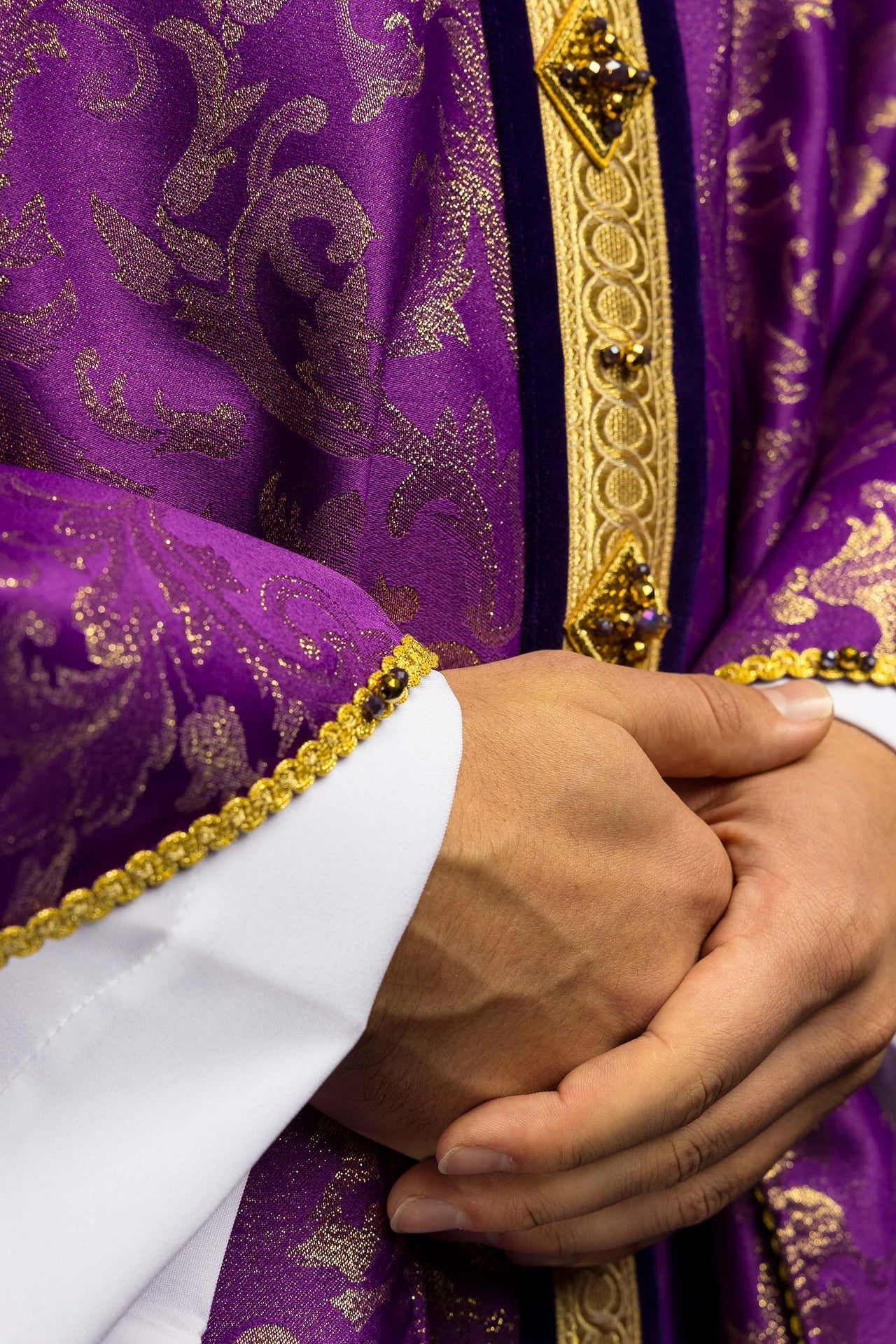 Ręcznie wykonany ornat z naturalnymi kamieniami Handmade 7003 - ORNATY.PL