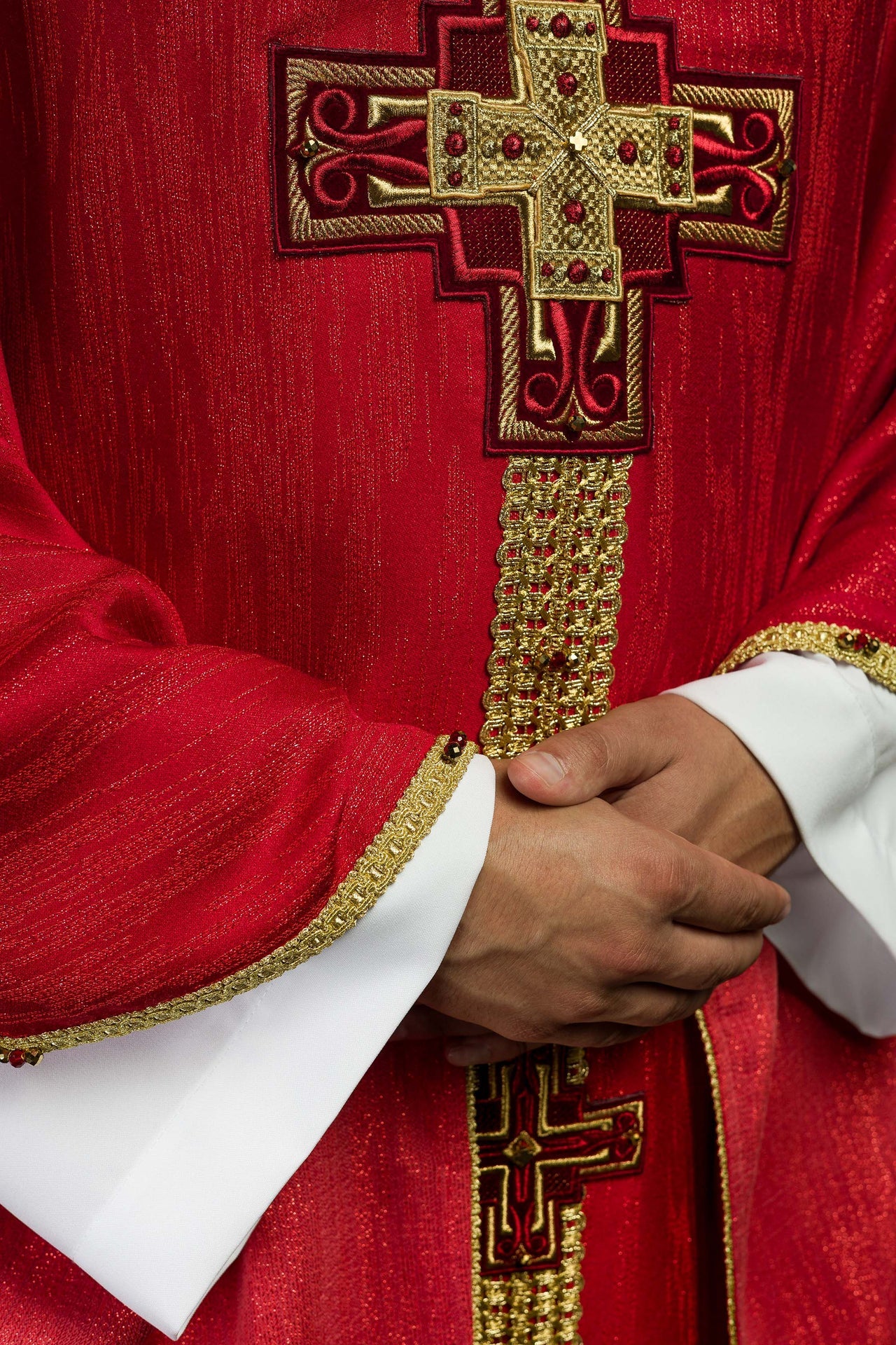 Ręcznie wykonany ornat z naturalnymi kamieniami Handmade 7015 Czerwony - ORNATY.PL