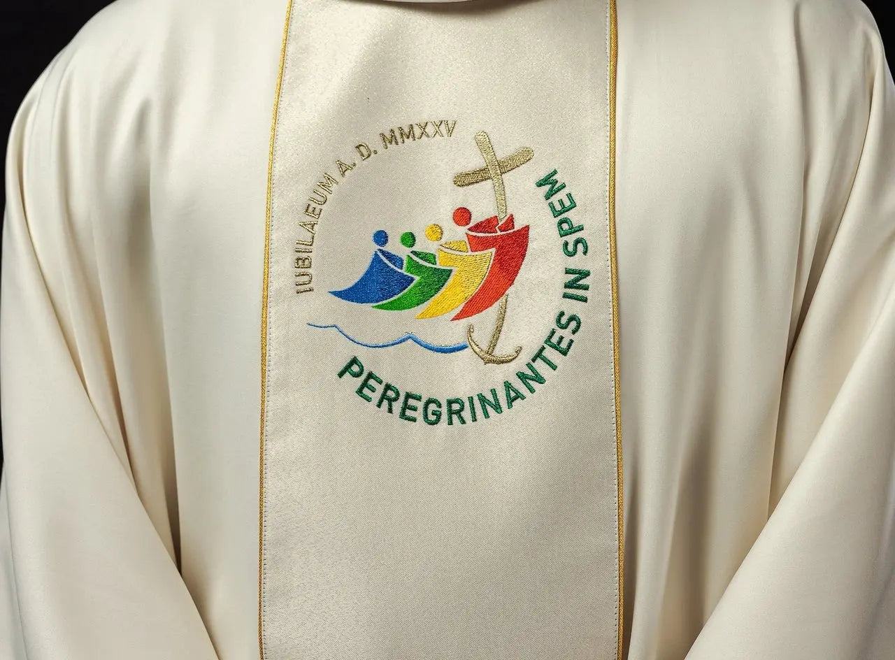Chasuble with embroidered belt with jubilee logo ecru JUBILEE ROME 2025