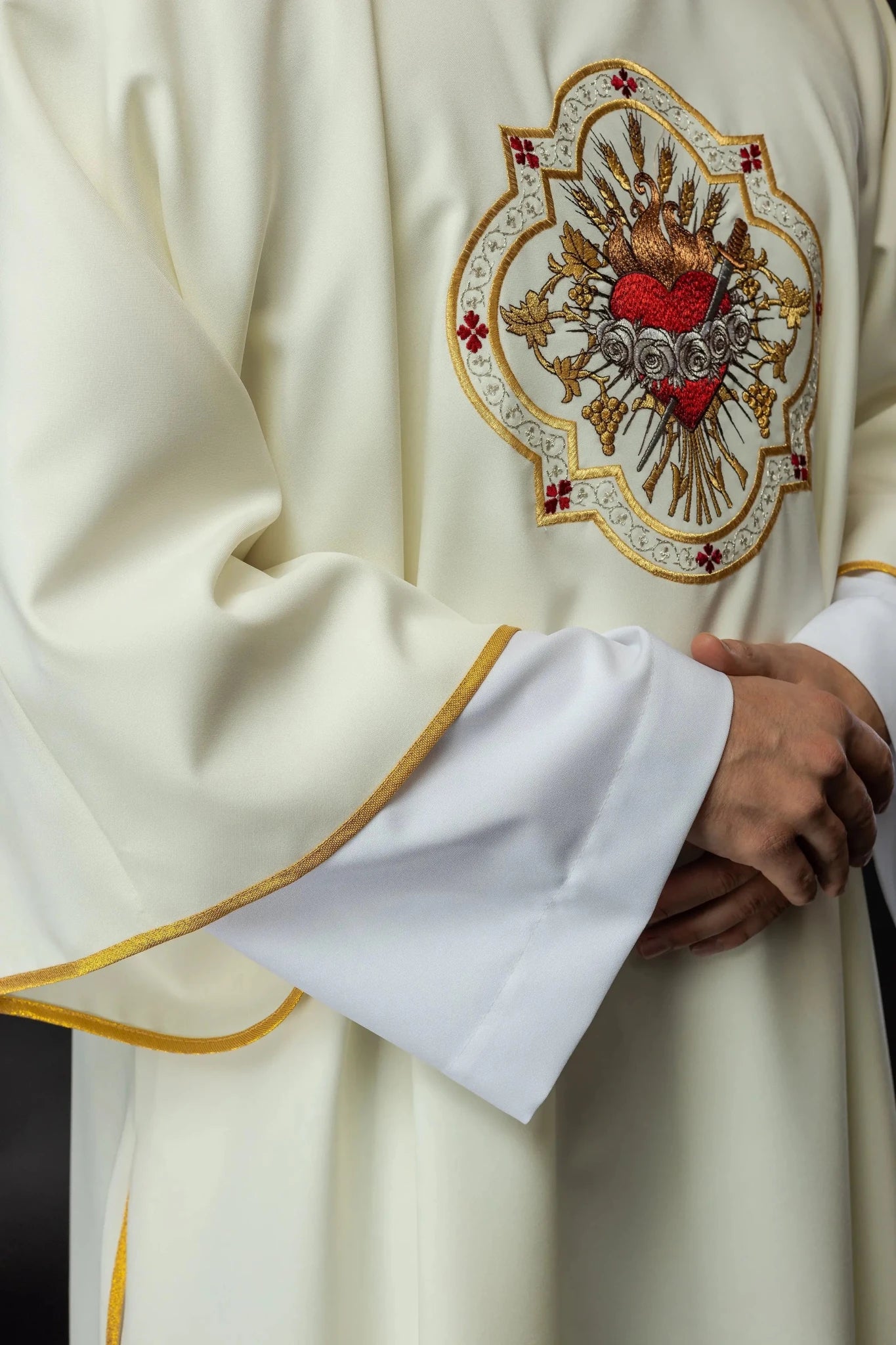 Dalmatica with Heart of Mary motif
