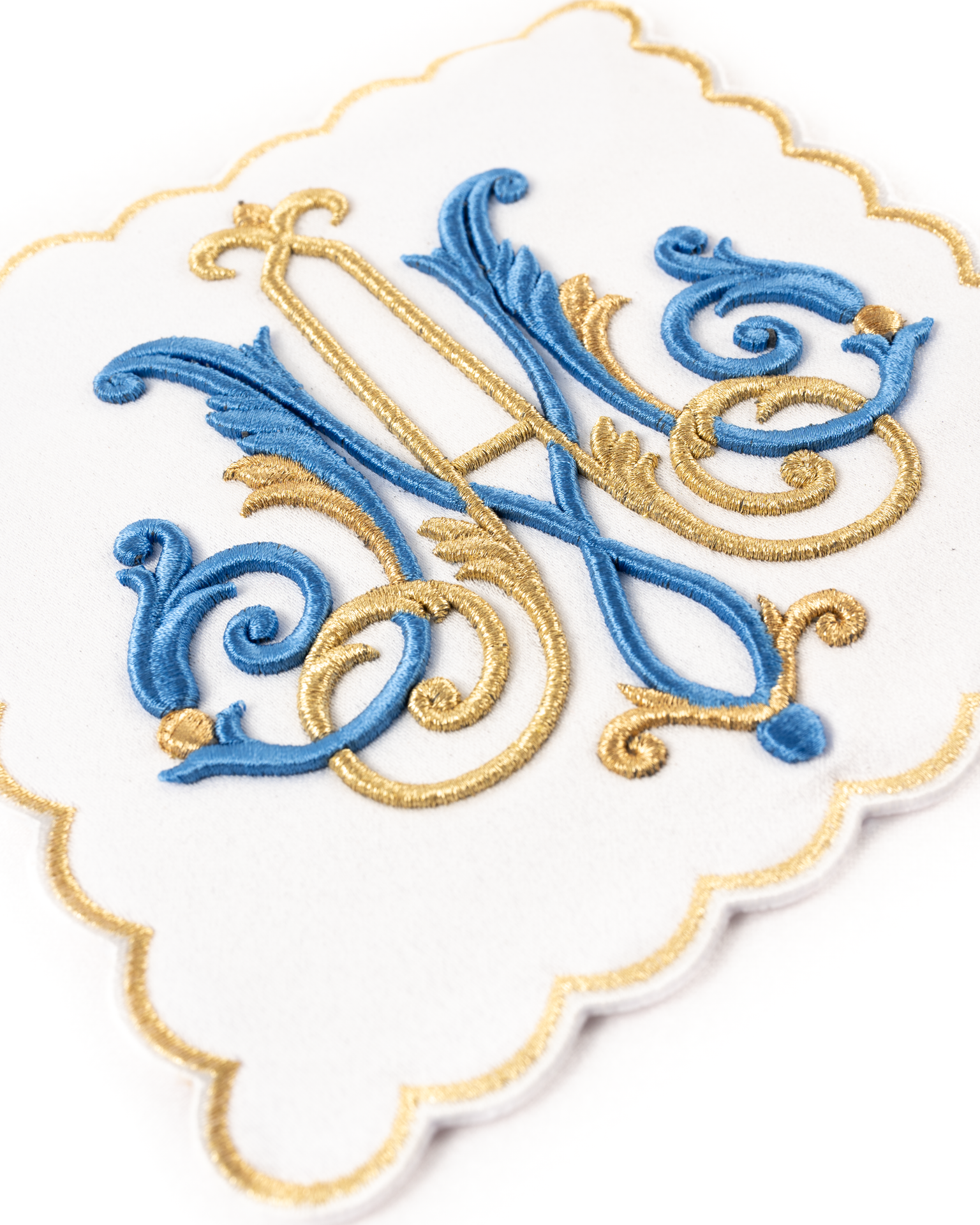 Liturgiczny komplet kielichowy z haftowanym motywem Maryjnym - ORNATY.PL