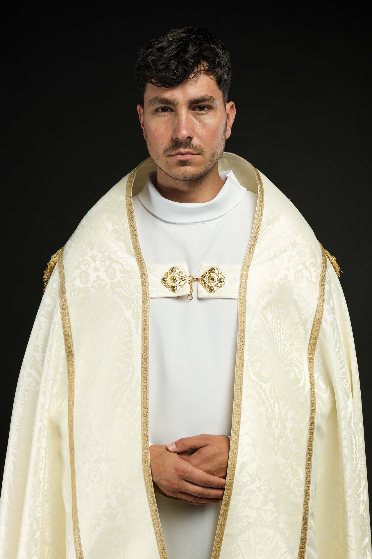 Żakardowa kapa rzymska gładka Ecru - ORNATY.PL