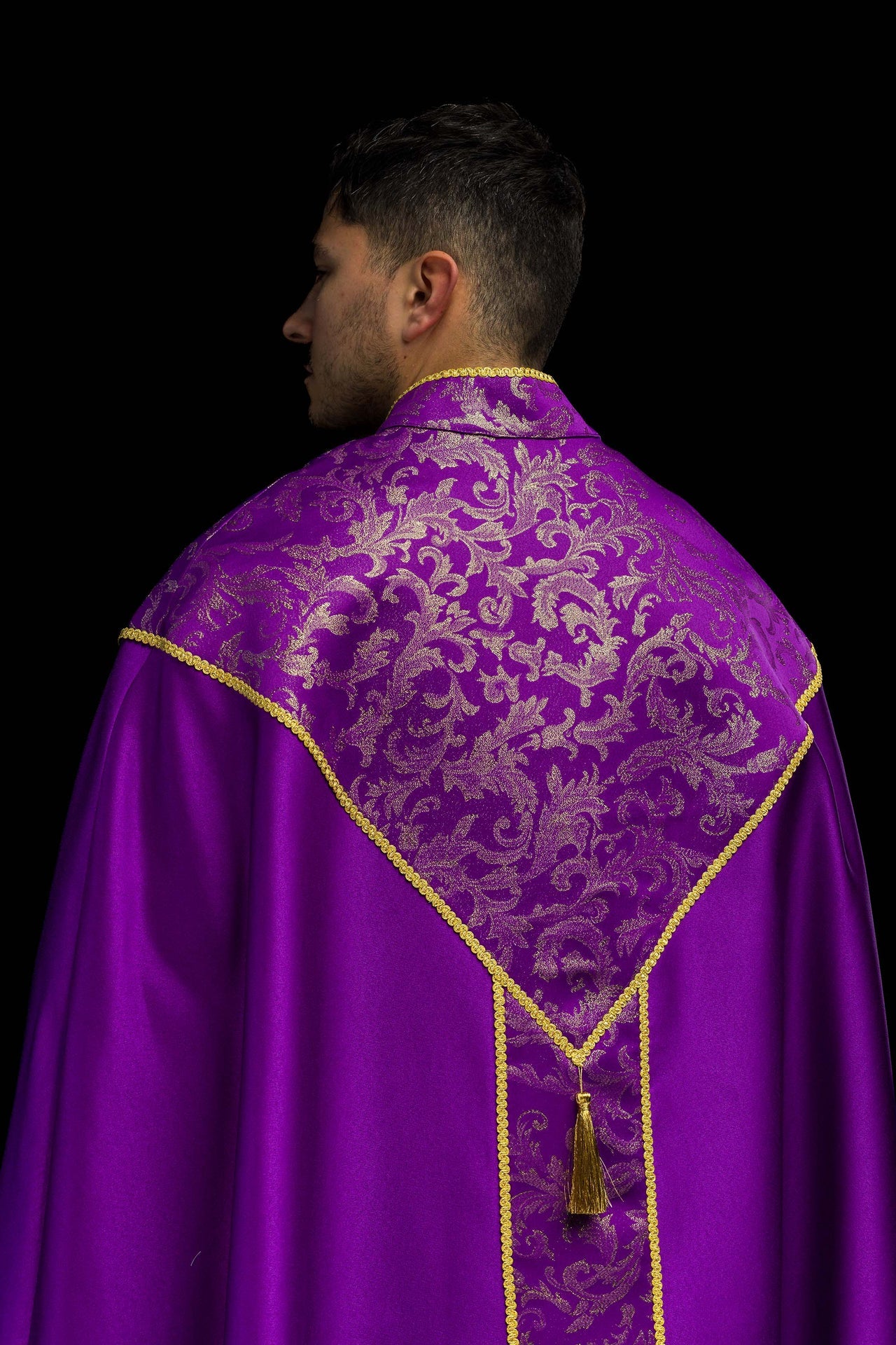 Kapa haftowana ozdobiona tkanina żakardowa fioletowa - ORNATY.PL