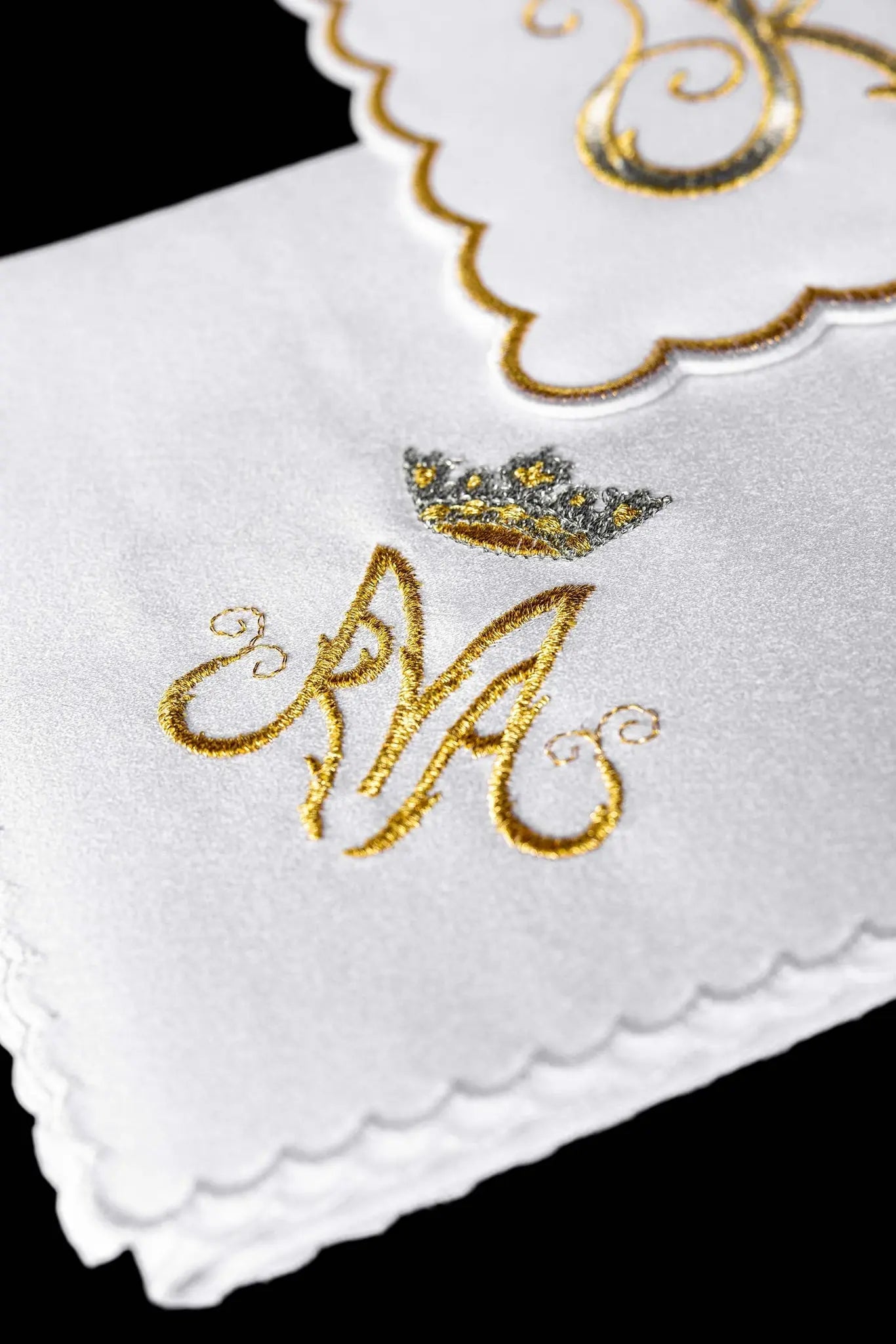 Marian chalice linen