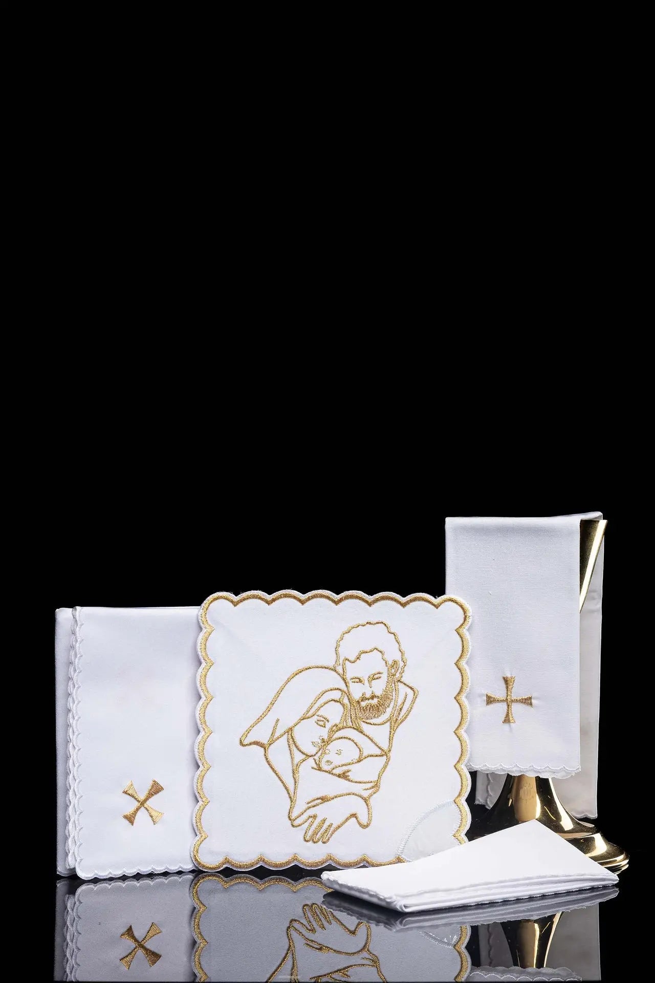 Chalice linen with Holy Family embroidery