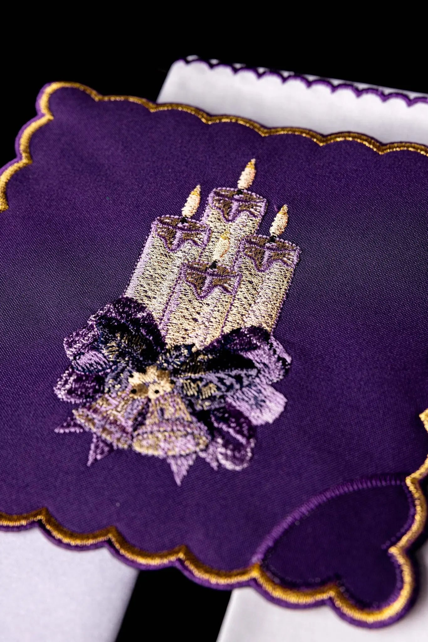 Advent embroidered chalice linen