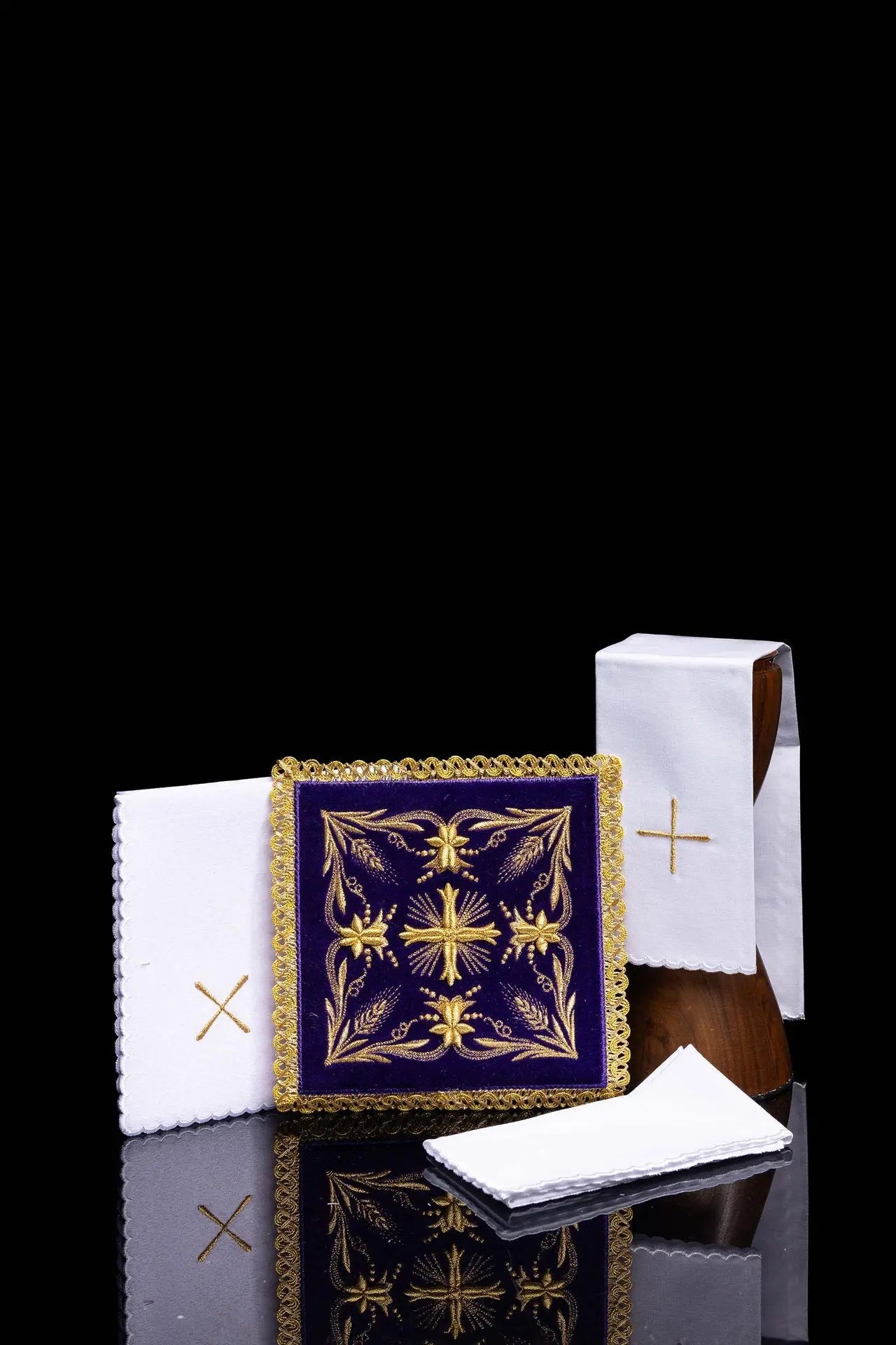 Embroidered velvet cup linen Purple