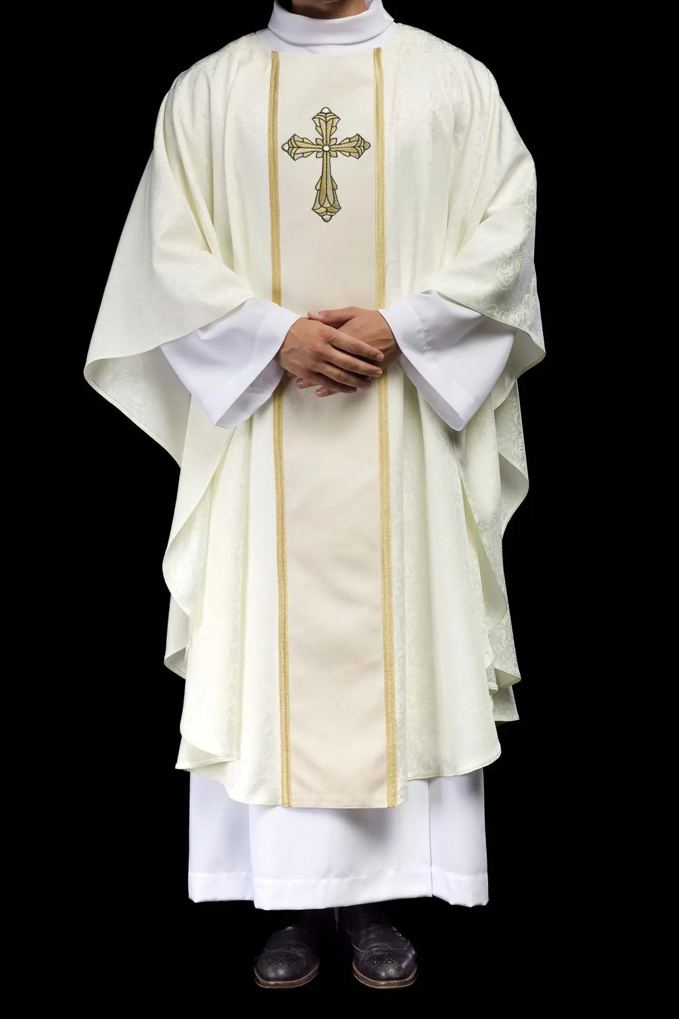 Liturgical chasuble in ecru with a central band and embroidered cross on jacquard fabric