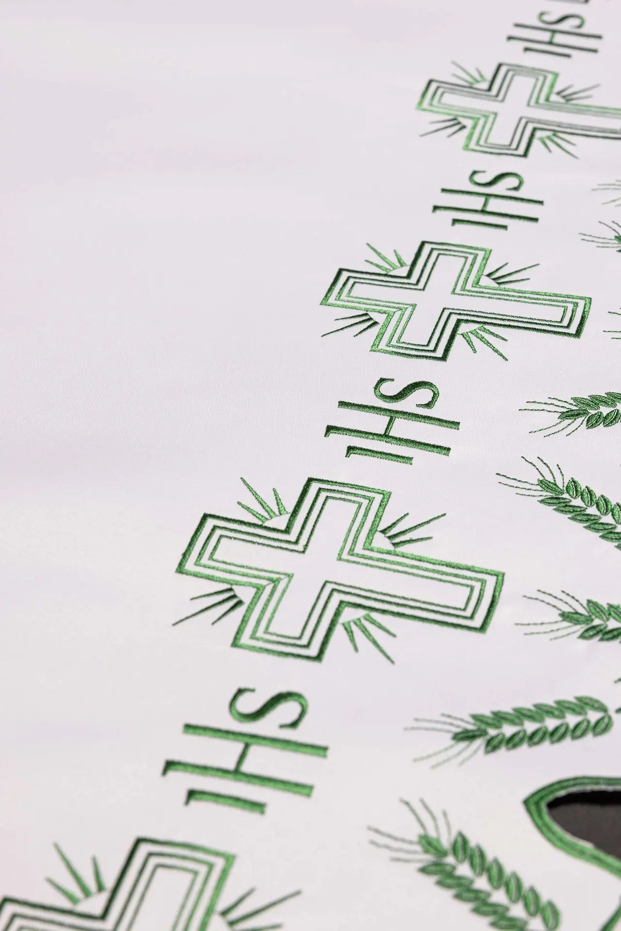 Altar Cloth with Cross IHS and Wheat Embroidery – Green Trim