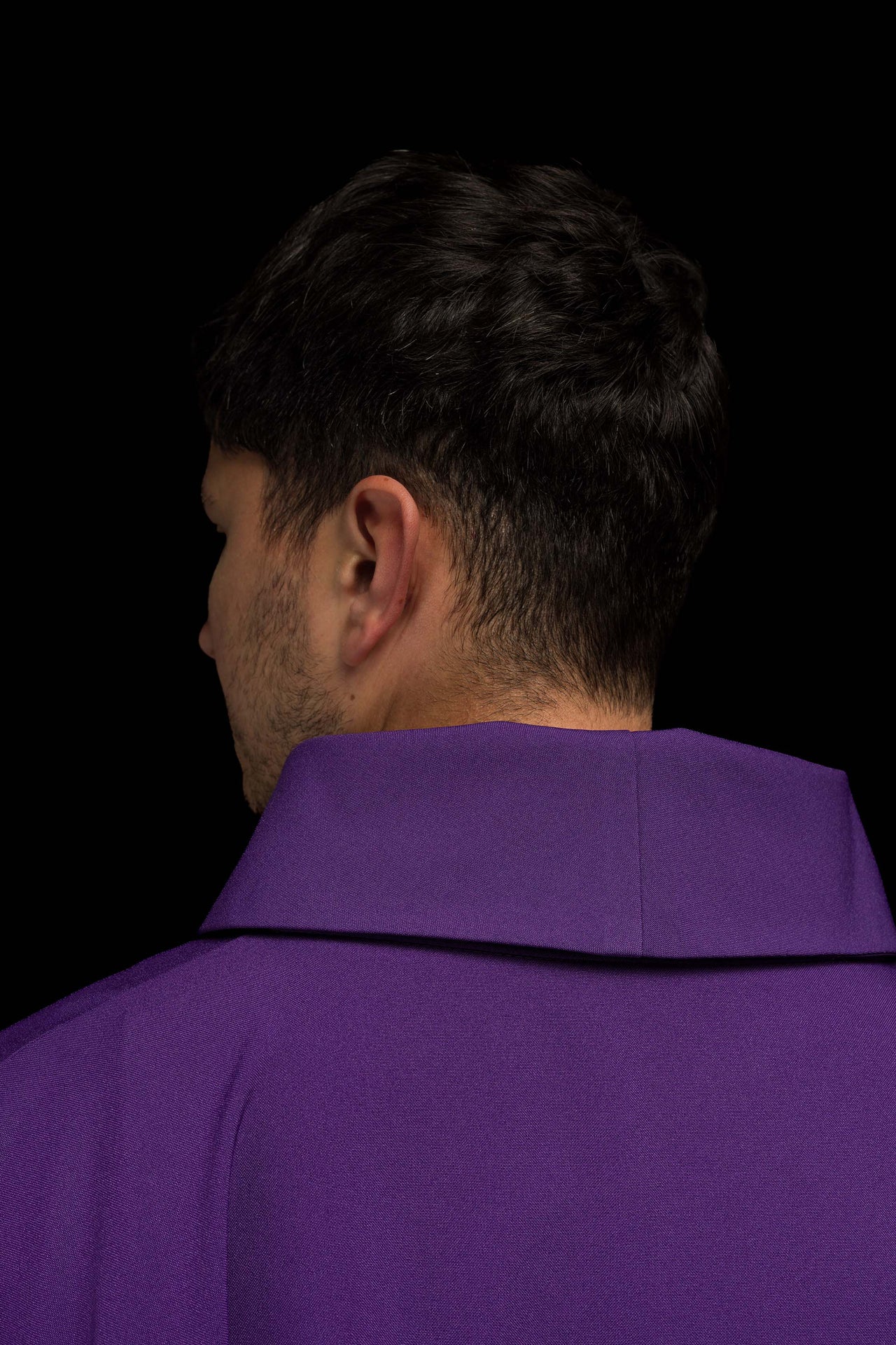 Fioletowy ornat haftowany z Krzyżem IHS - ORNATY.PL