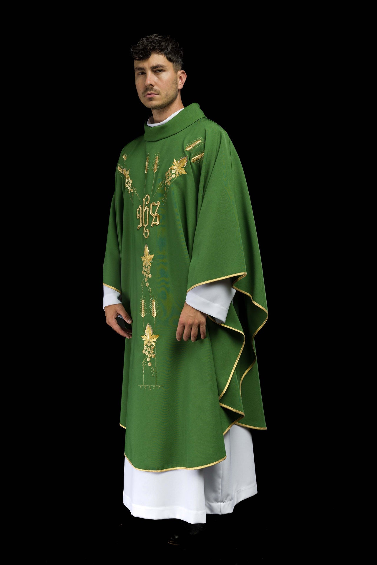 Ornat haftowany z symbolem IHS winogrona Zielony - ORNATY.PL