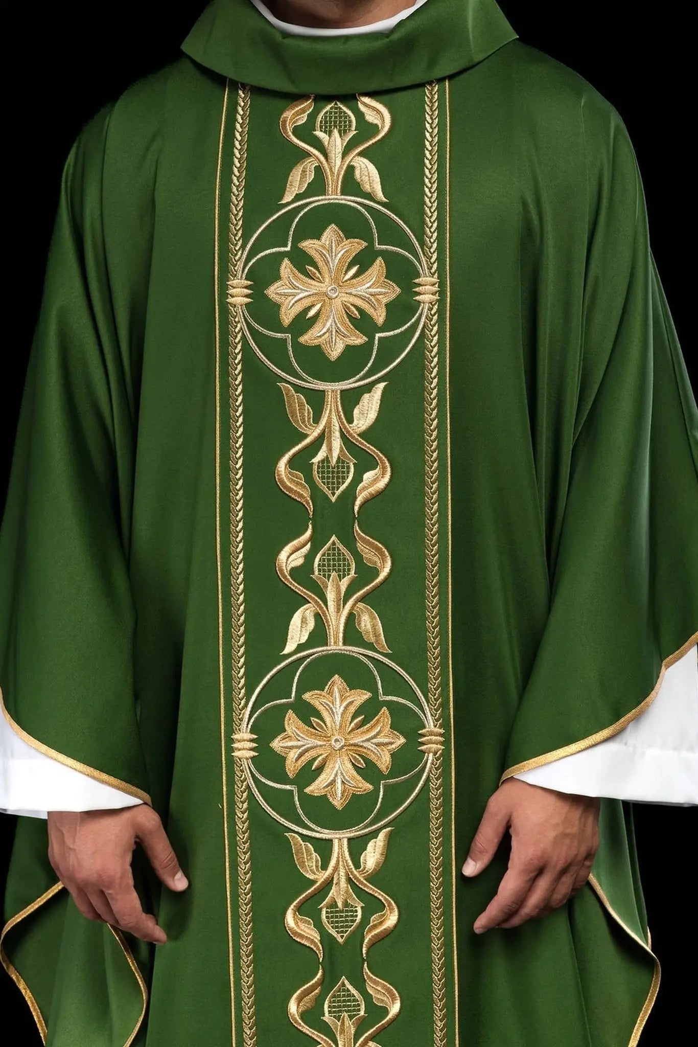 Embroidered chasuble Green with decorative band