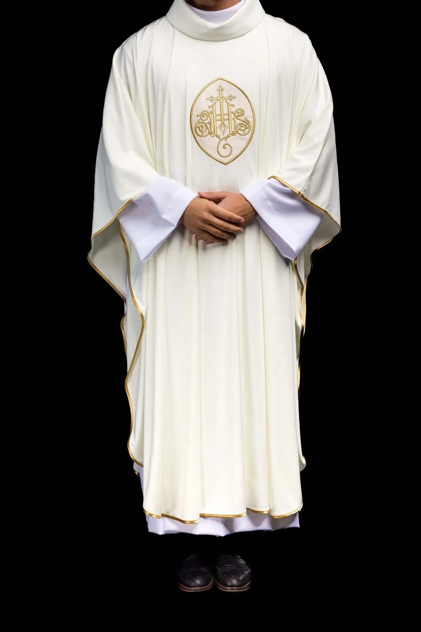 Chasuble embroidered with IHS lightweight SACROLITE knitted fabric