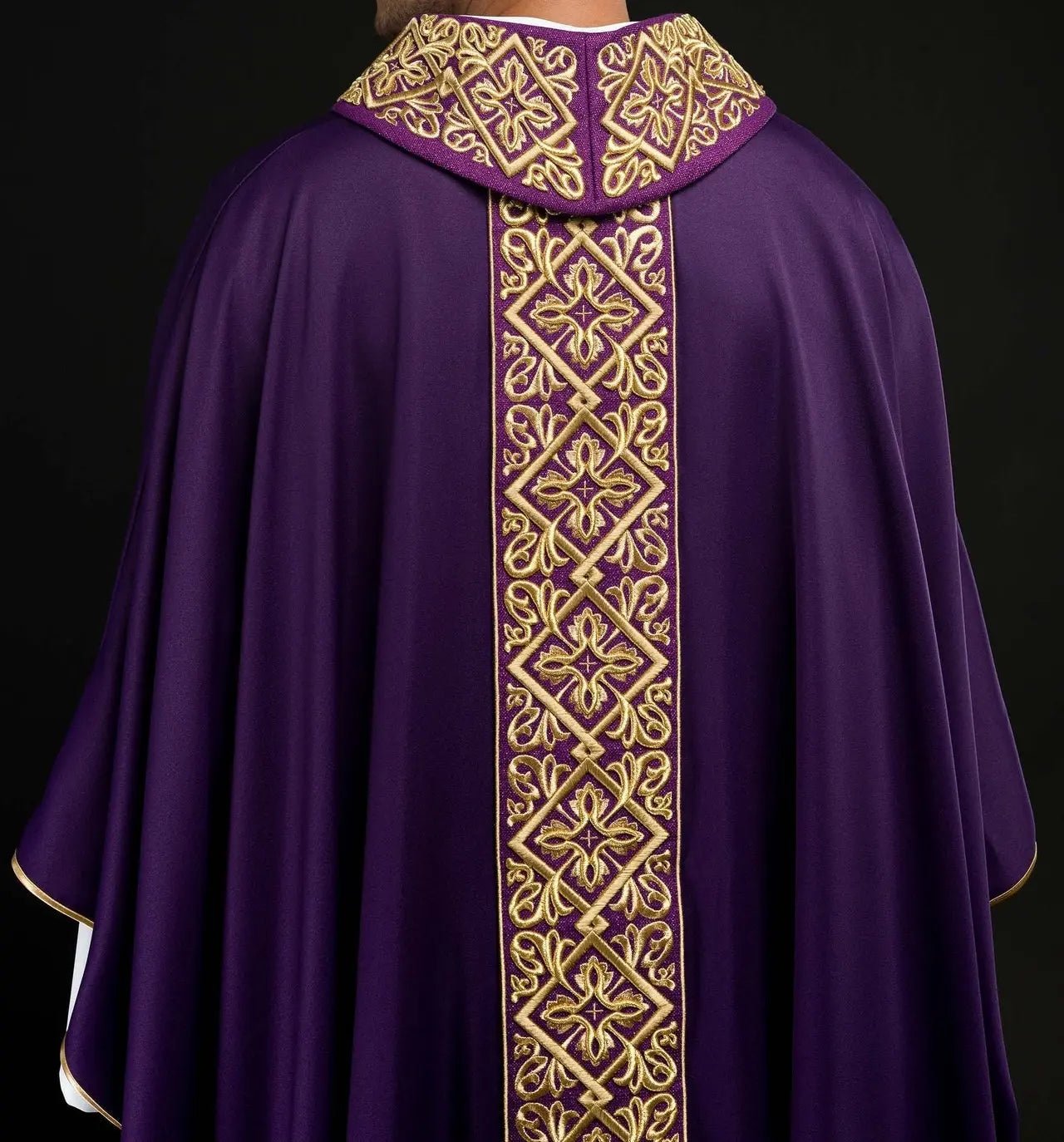 Chasuble richly embroidered Purple