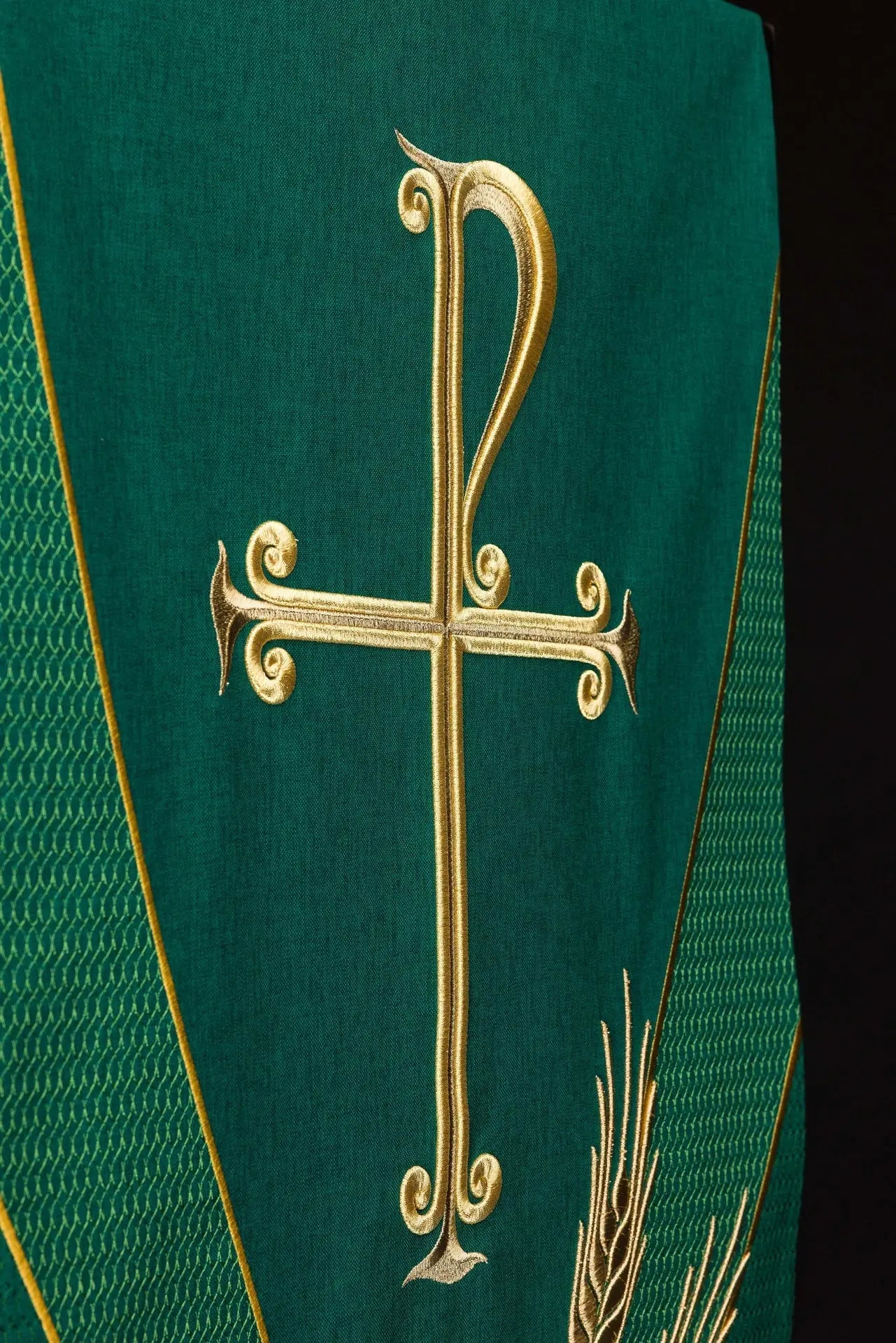 Green Lectern Cover with PAX Symbol and Wheat Embroidery