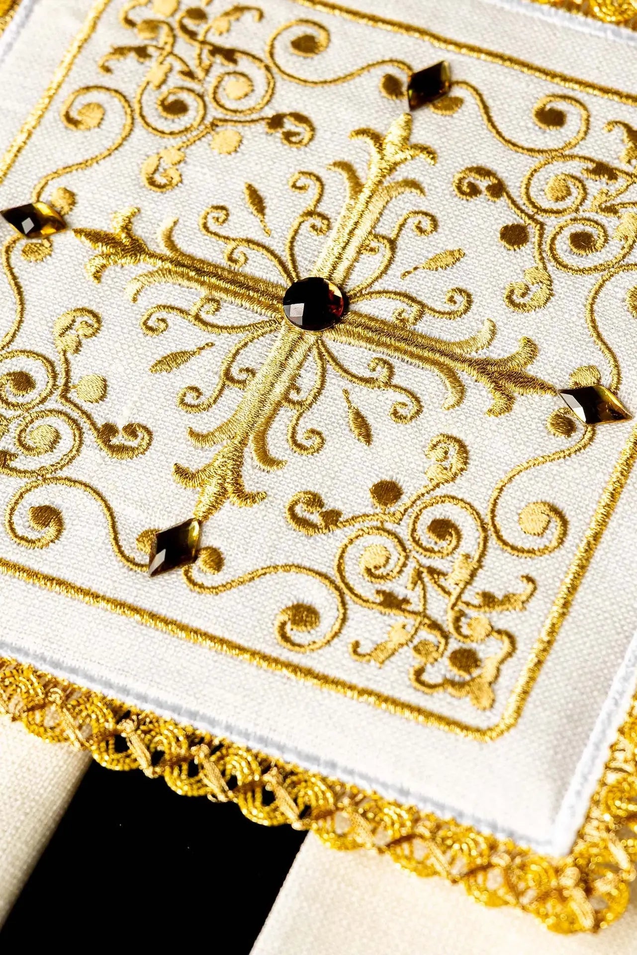 Richly decorated linen cup set with cross embroidery