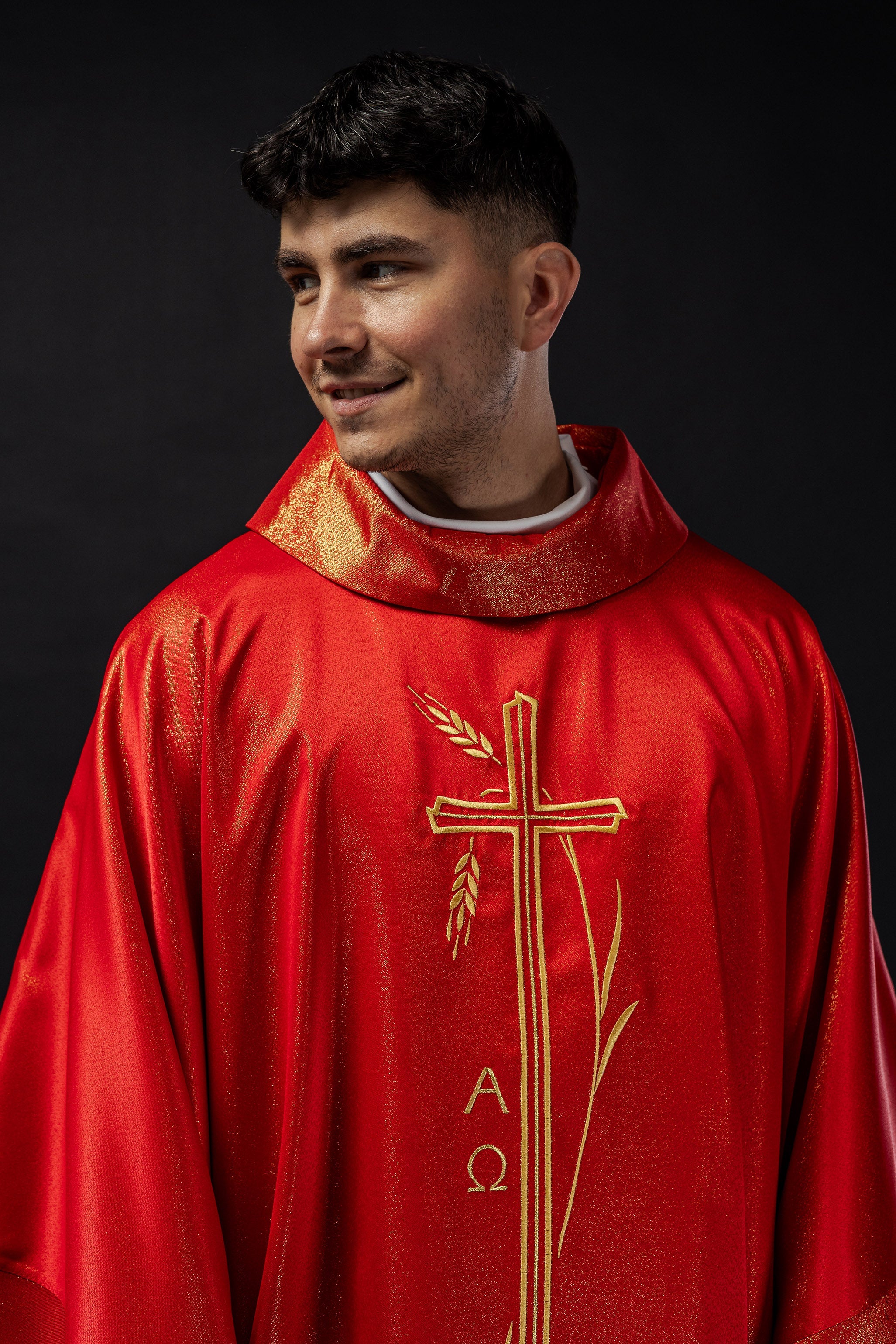 Chasuble with cross and ear motif in red