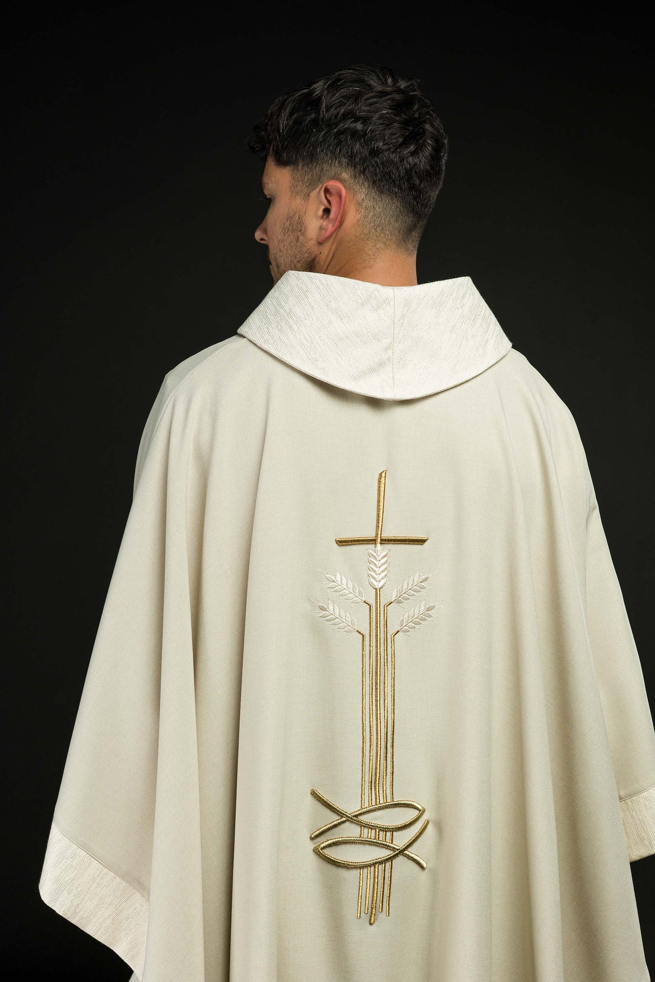 Ornat z motywem krzyża, kłosów oraz ryb - ORNATY.PL