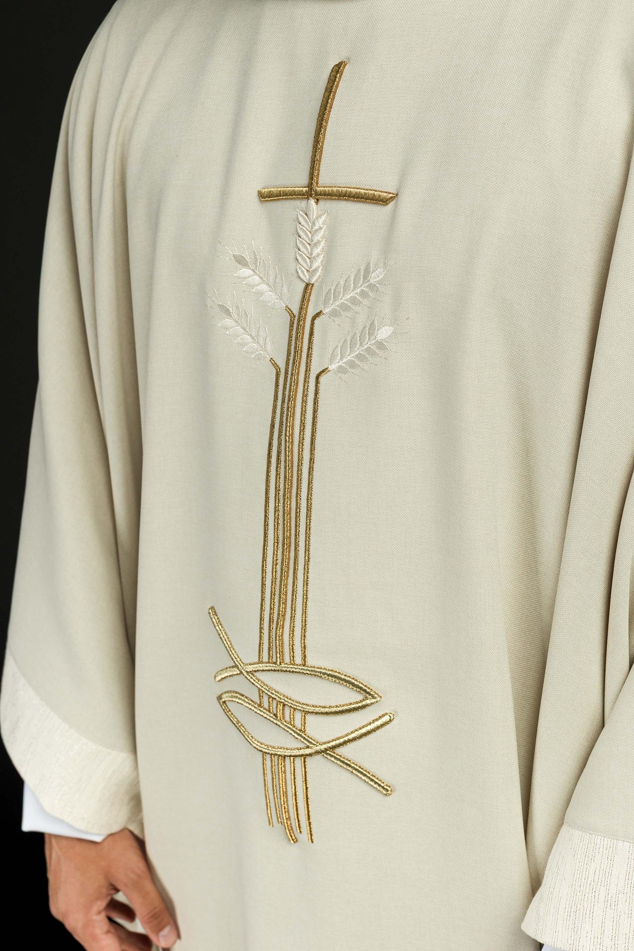 Ornat z motywem krzyża, kłosów oraz ryb - ORNATY.PL