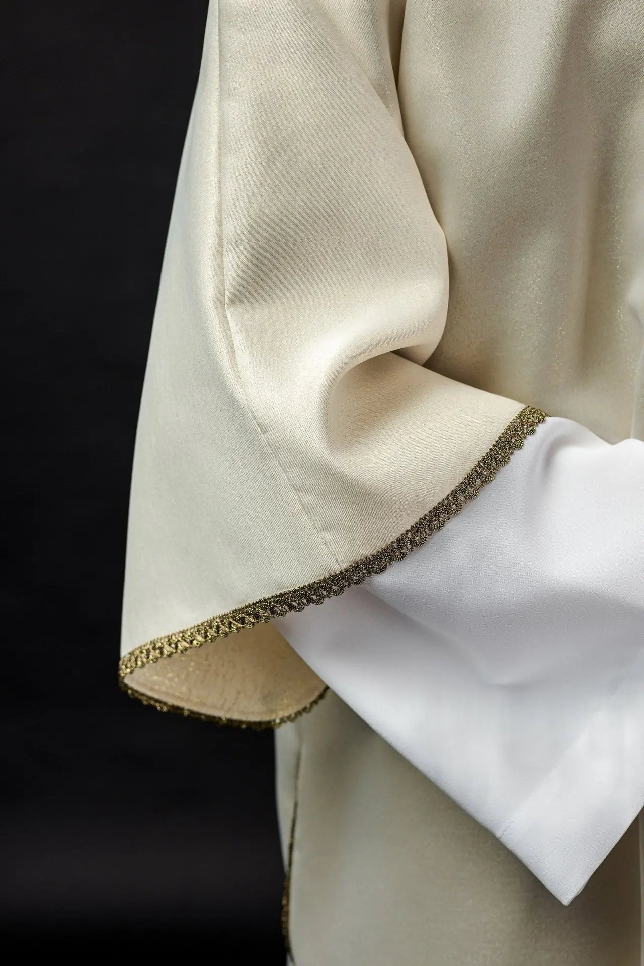 Deacon’s Dalmatic with “Jubilee Rome 2025” Embroidery on Shiny Ecru Fabric