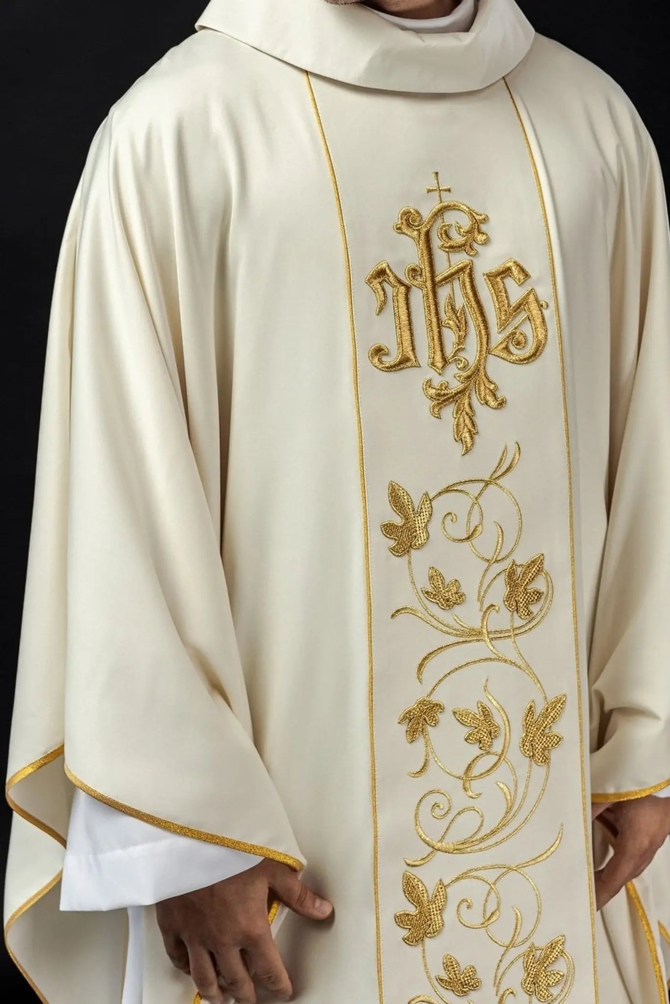 Ecru liturgical chasuble with richly decorated belt with floral motif and IHS