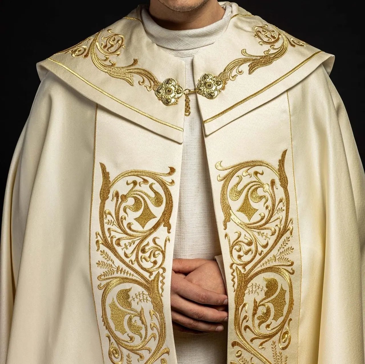 Embroidered liturgical chapel IHS ecru