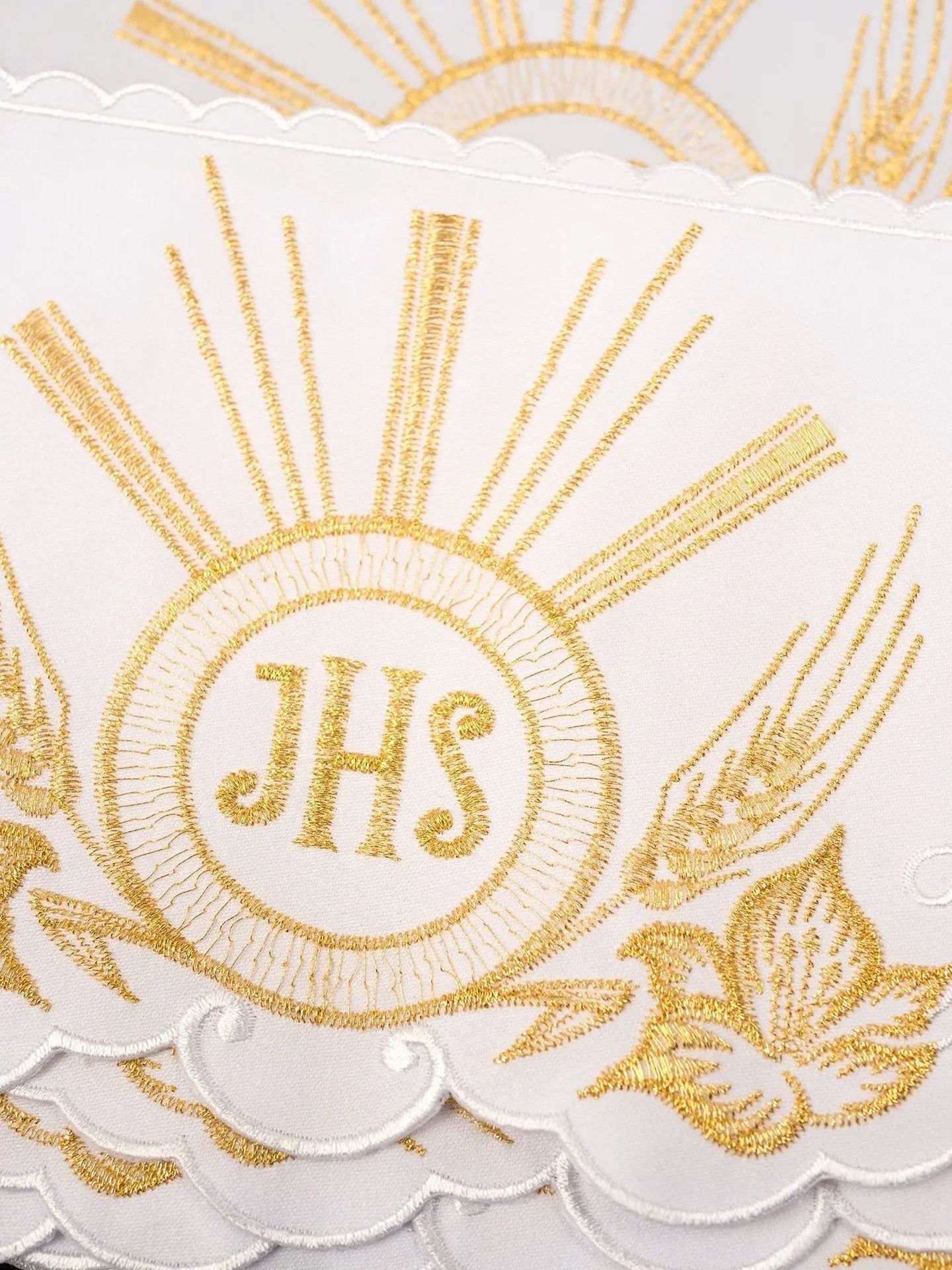 Metre with front embroidery IHS White