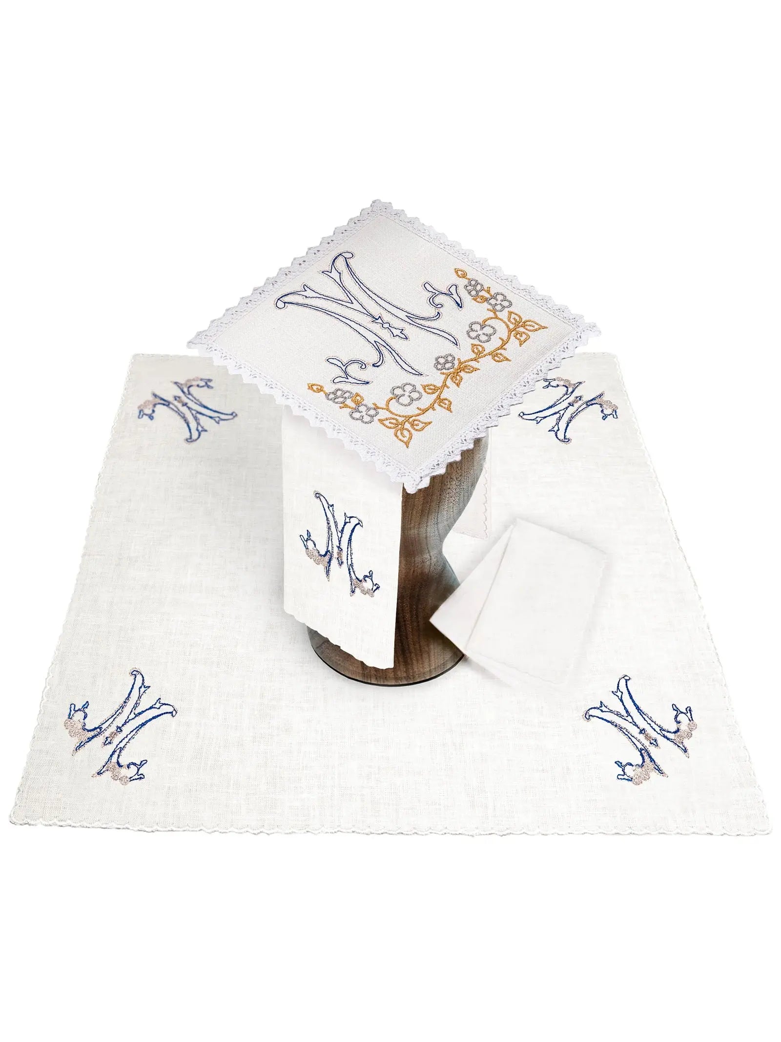 Linen chalice linen with Marian embroidery