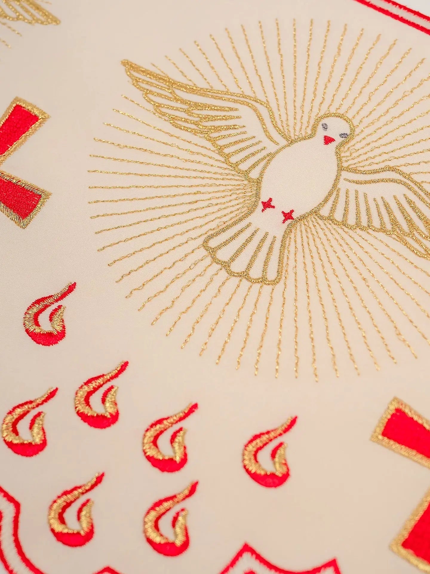 Metre with front embroidery White Dove ecru