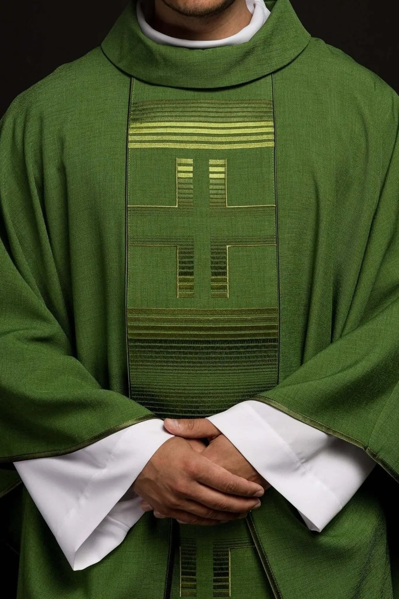 Embroidered chasuble with Crosses in green