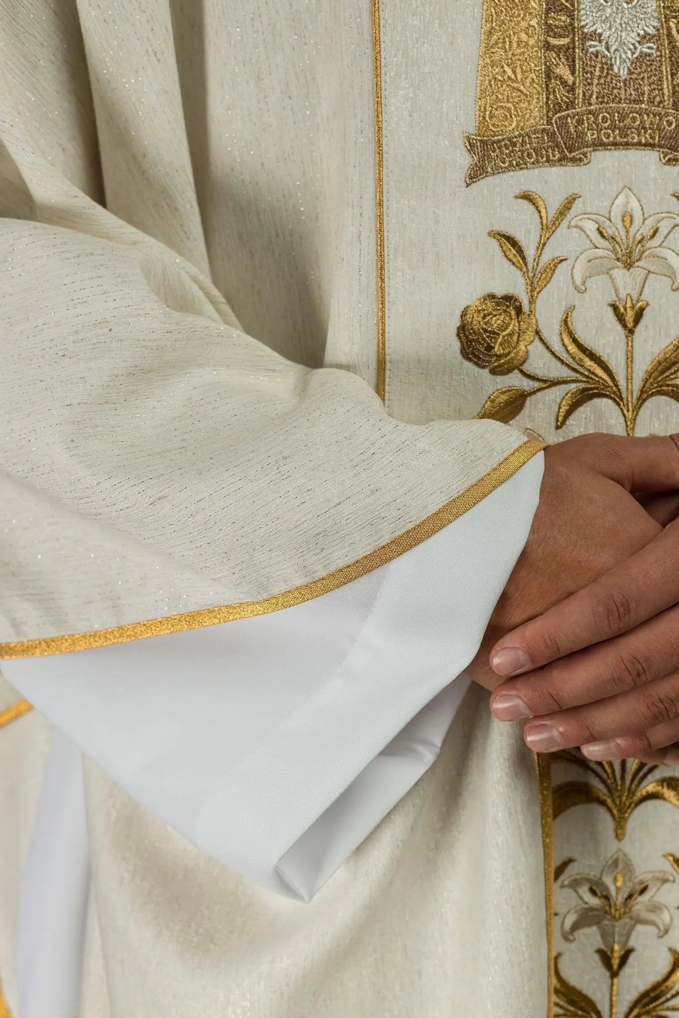 Gold embroidered chasuble with Our Lady of Lichen image