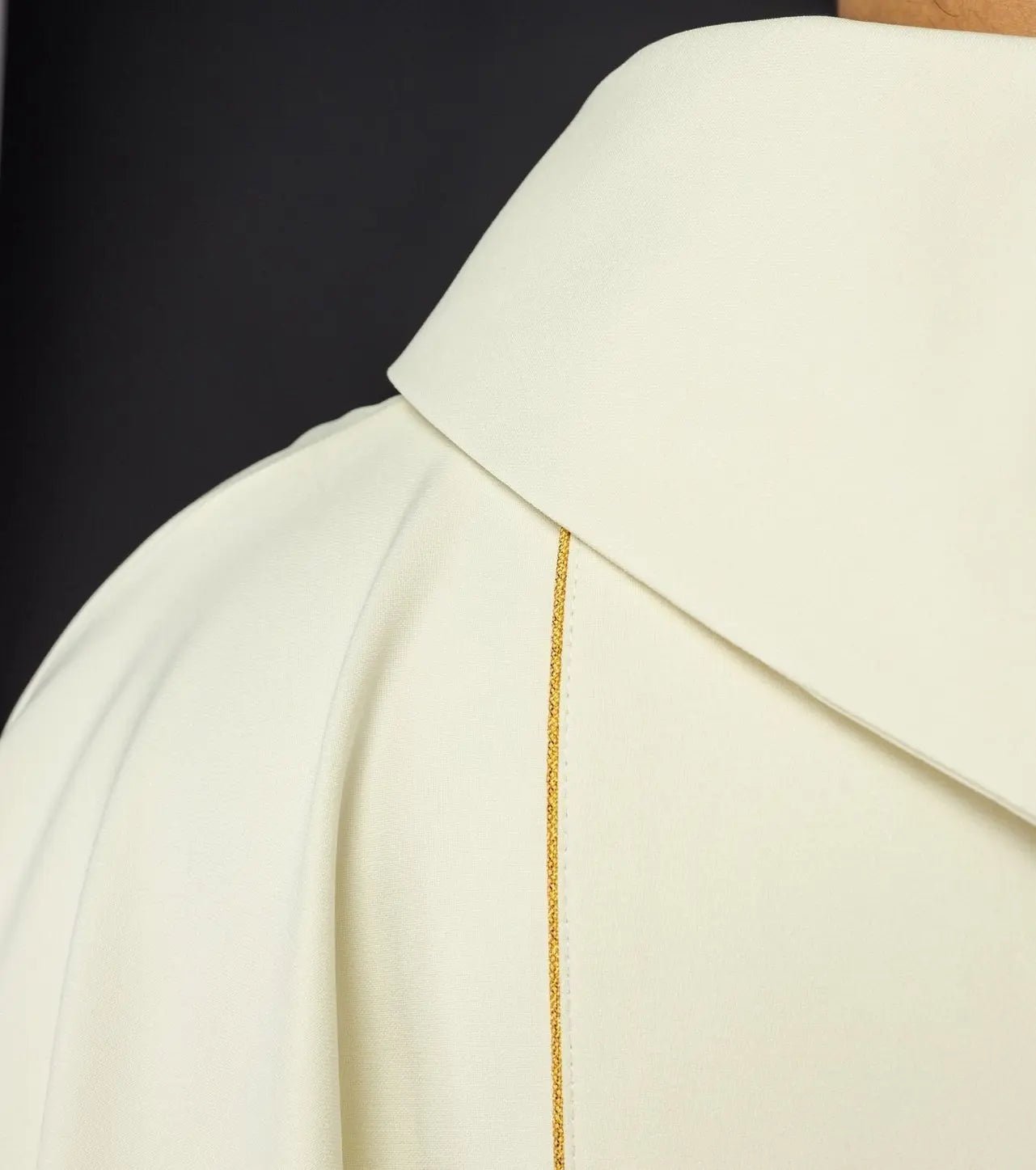 Embroidered chasuble with an image of the Heart of Mary