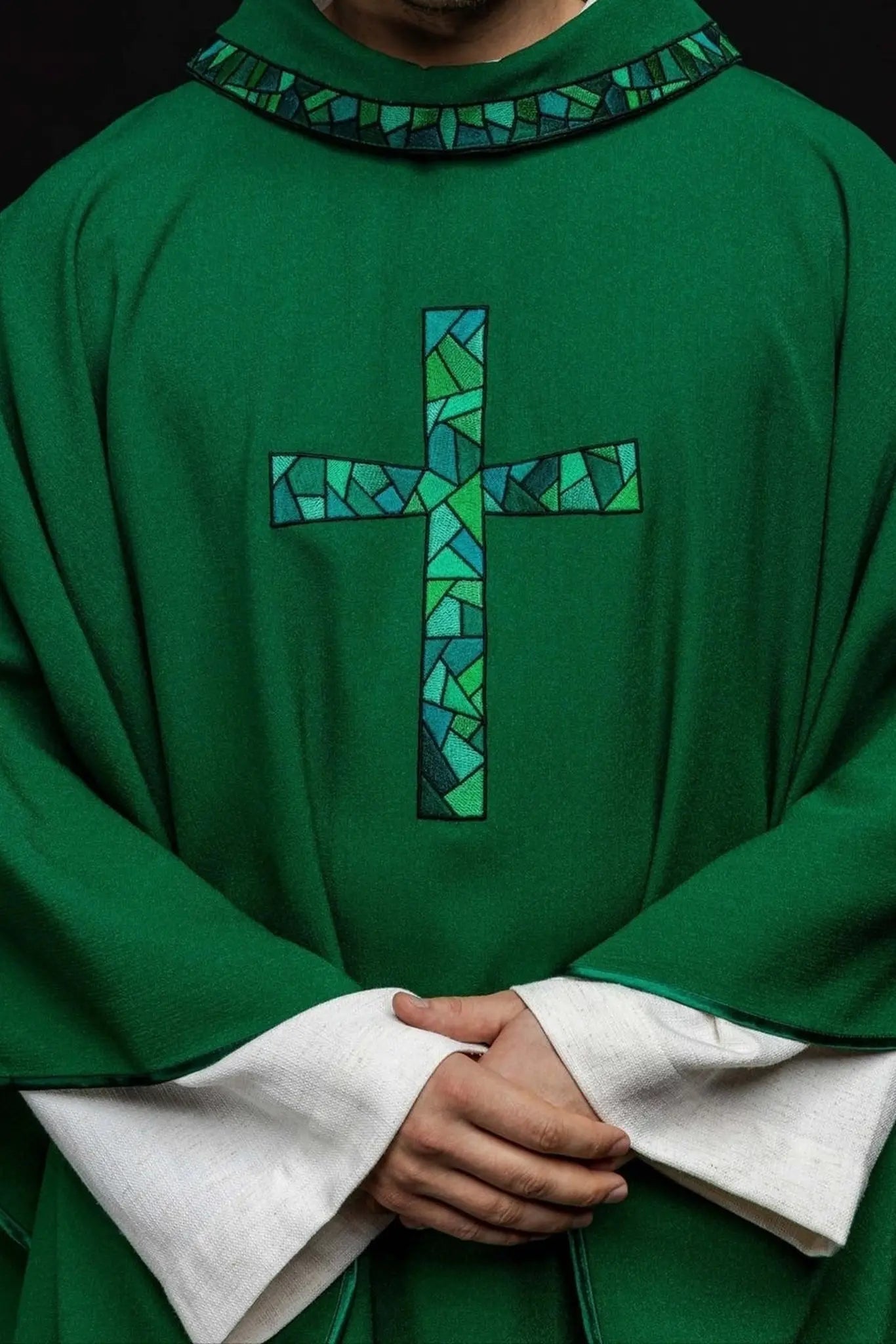 Embroidered chasuble Green with Cross Mosaic