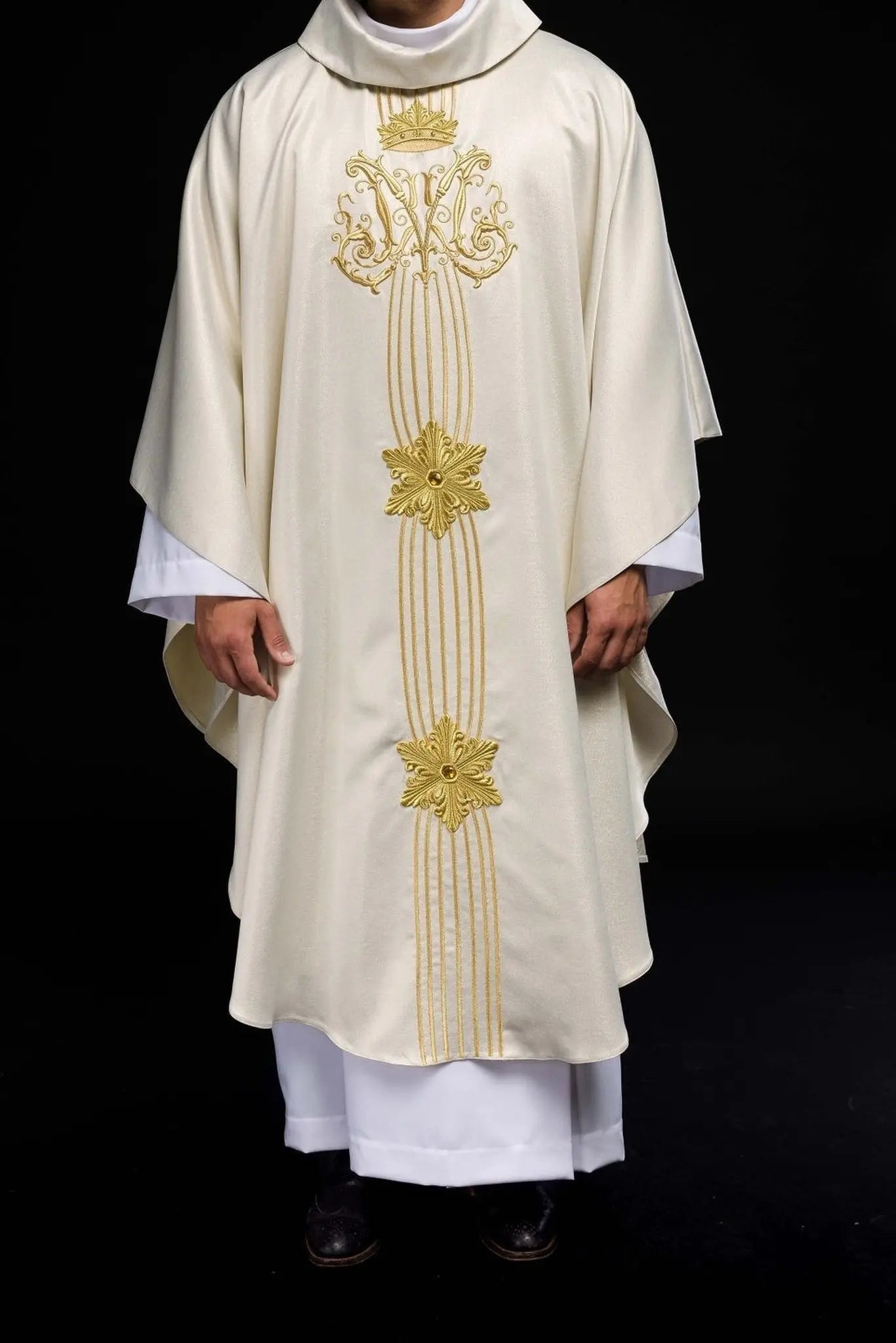 Marian liturgical chasuble shining with stones LE/7025 ECRU