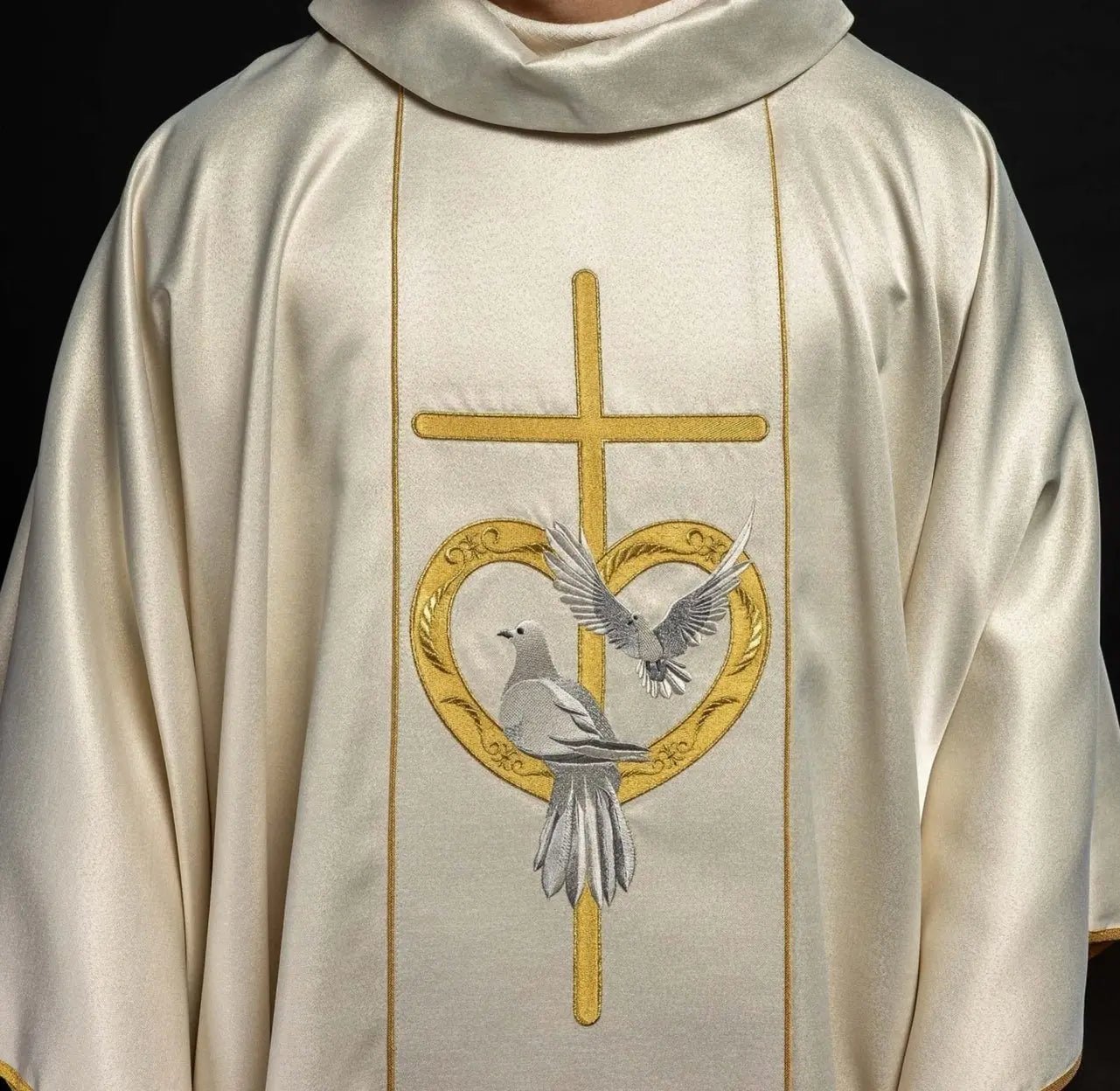 Wedding chasuble in the colour ecru