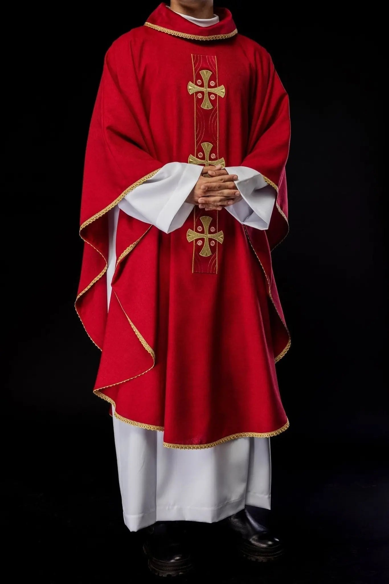 Chasuble with embroidered gold crosses and collar piping in red