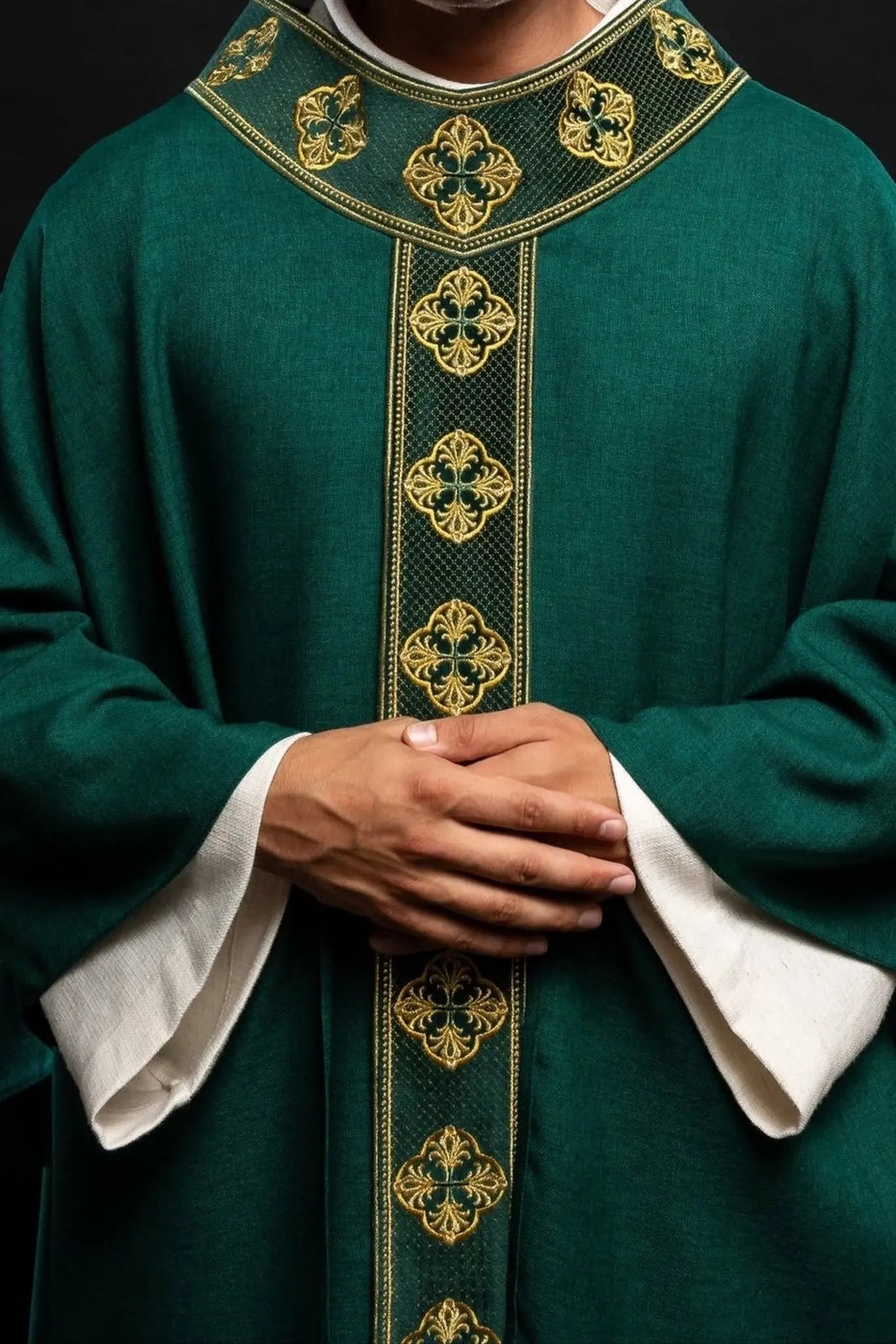 Green chasuble with embroidered belt and cross collar