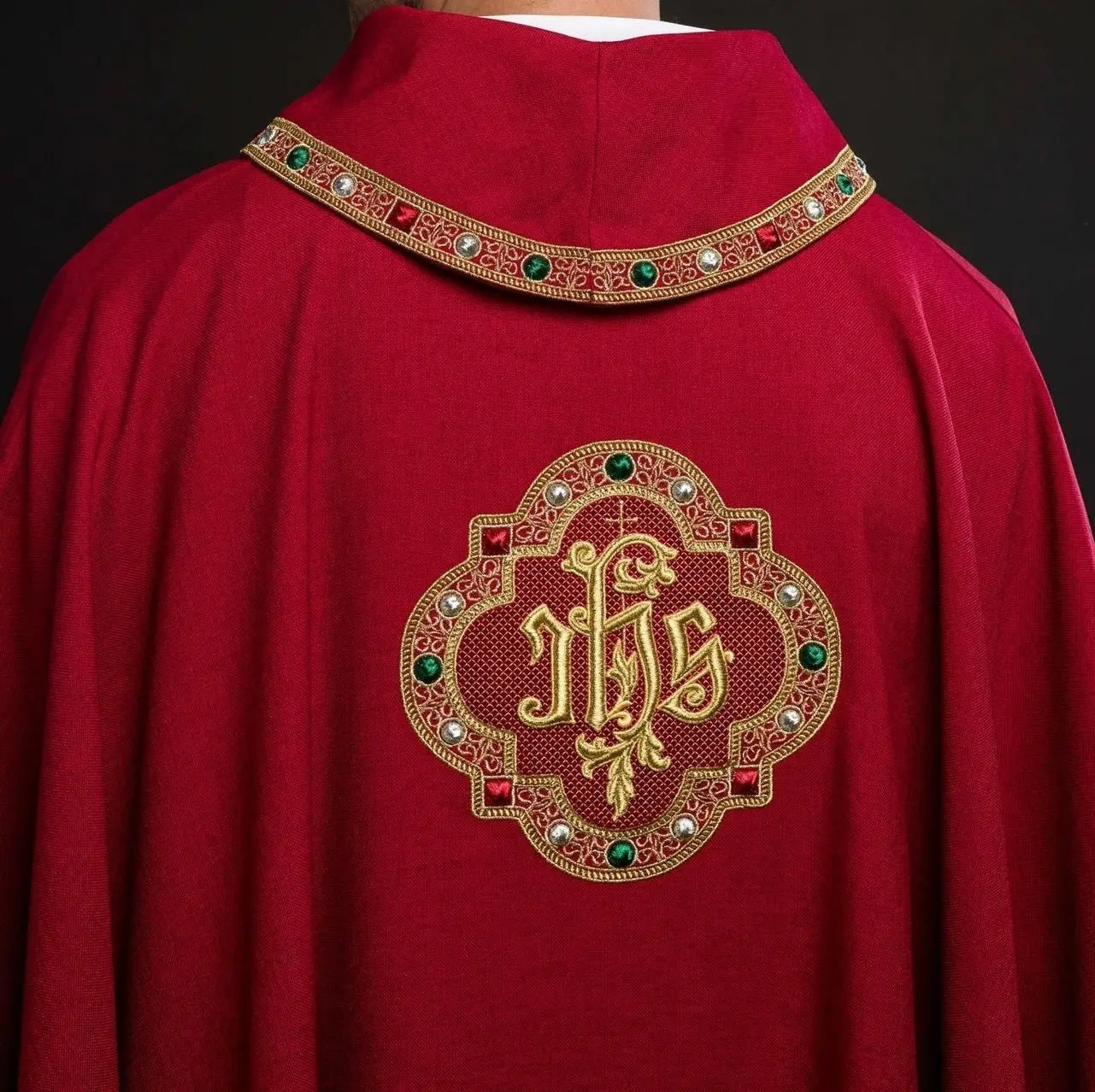 Chasuble with richly embroidered belt and piping around the IHS I collar embroidery in red