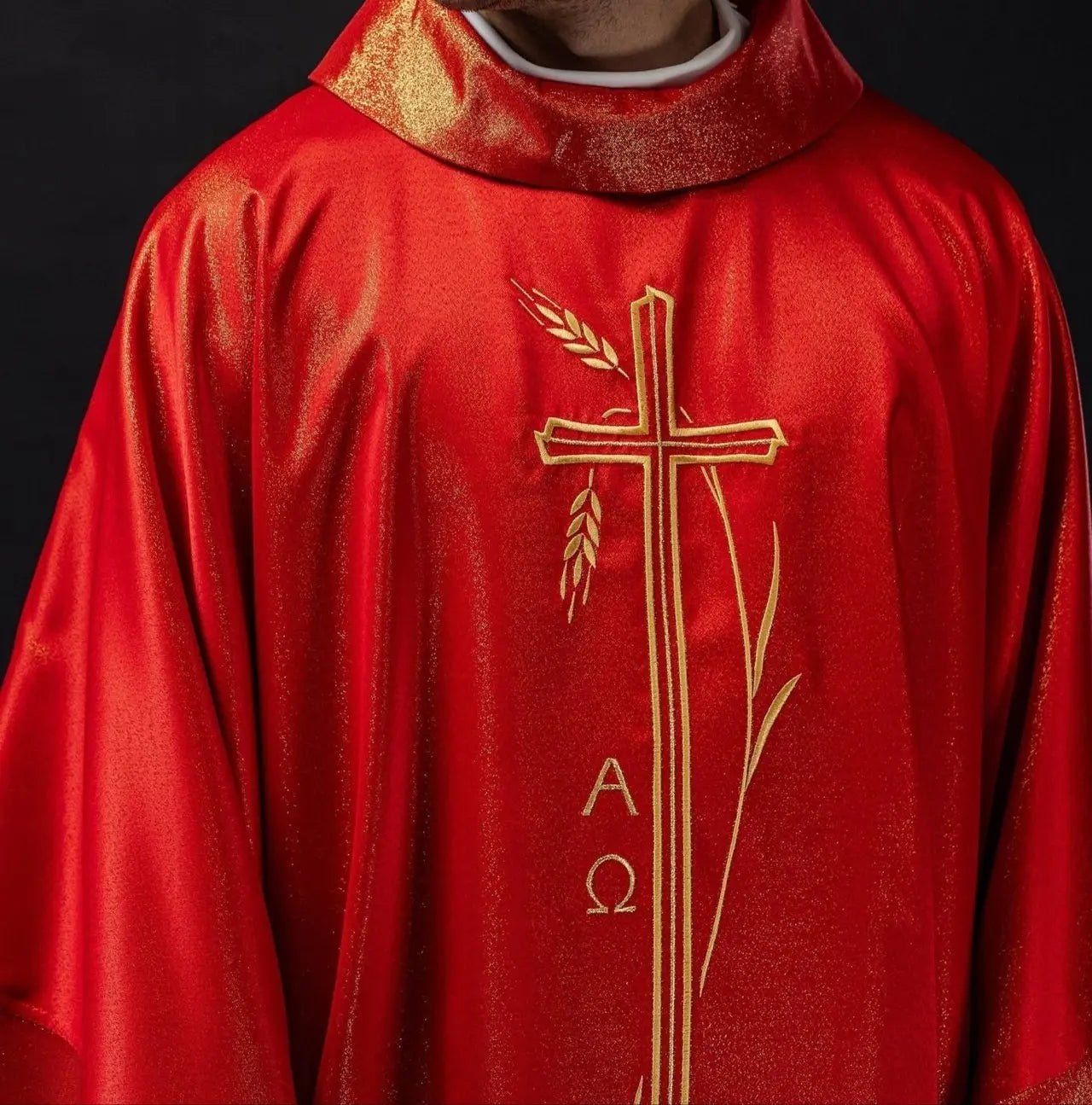 Chasuble with cross and ear motif in red
