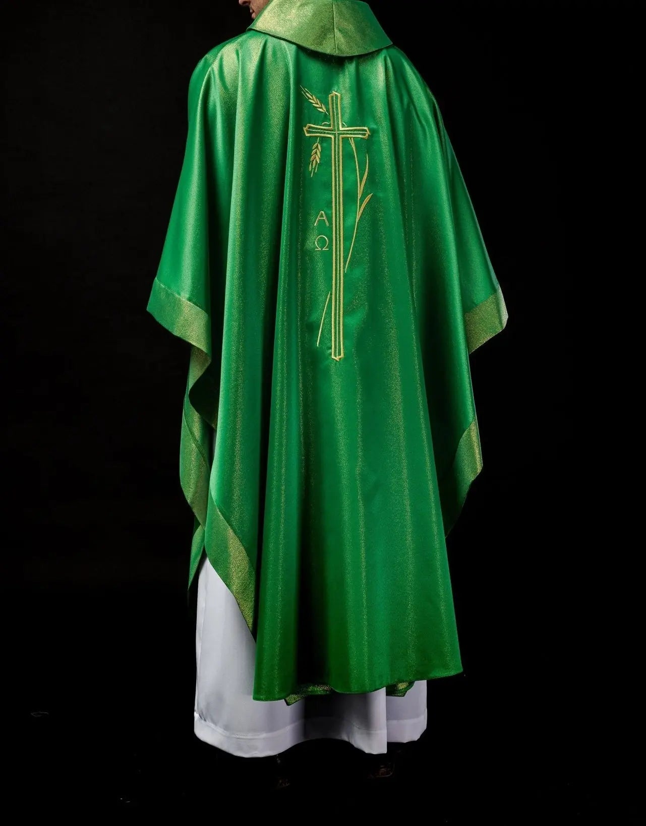 Chasuble with cross and ear motif in green color