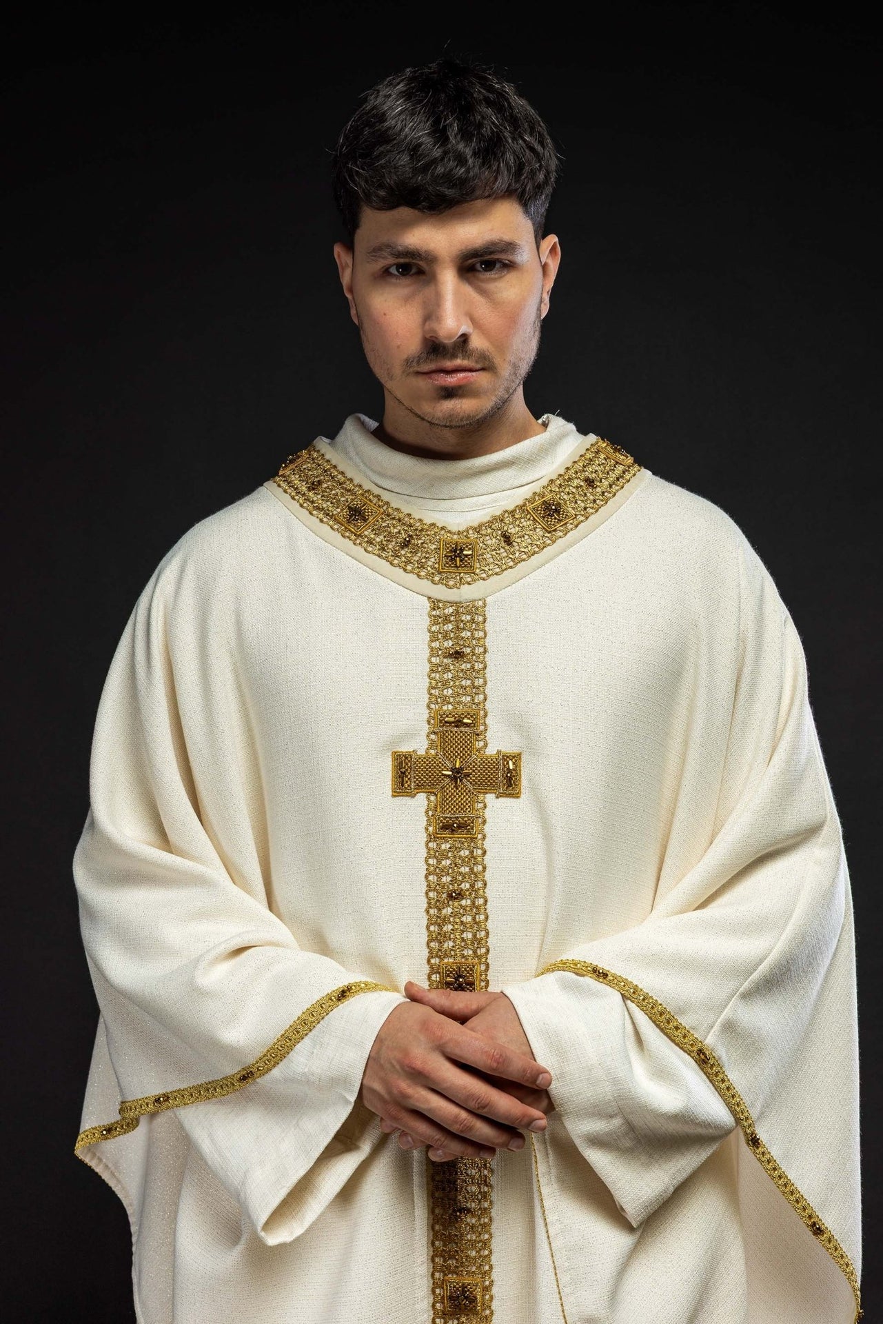 Ręcznie wykonany ornat z naturalnymi kamieniami Handmade 7002