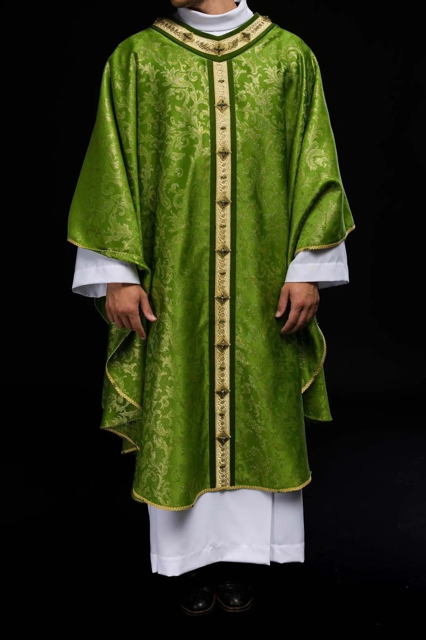 Handmade Chasuble with Natural Stones – Collection Handmade 7003