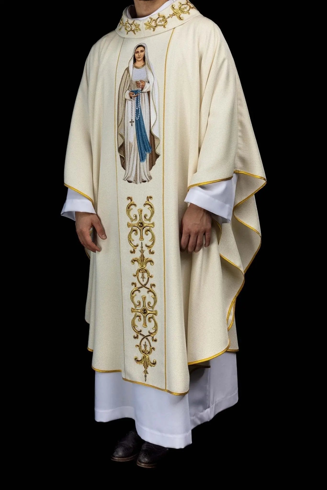 Richly Embroidered Chasuble with Our Lady of the Rosary - HAFTINA ATELIER